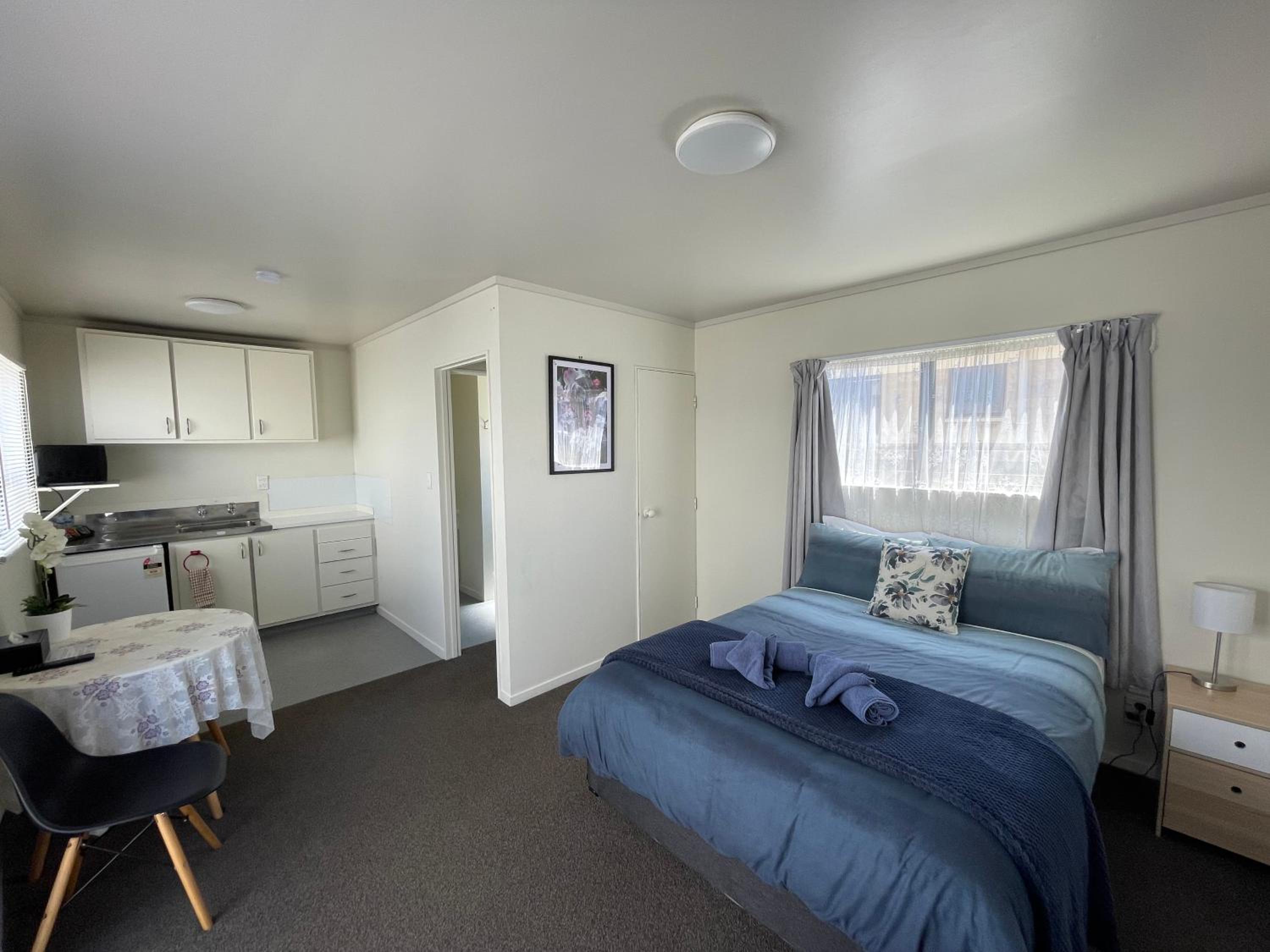Double Room with Private Bathroom - Photo 8