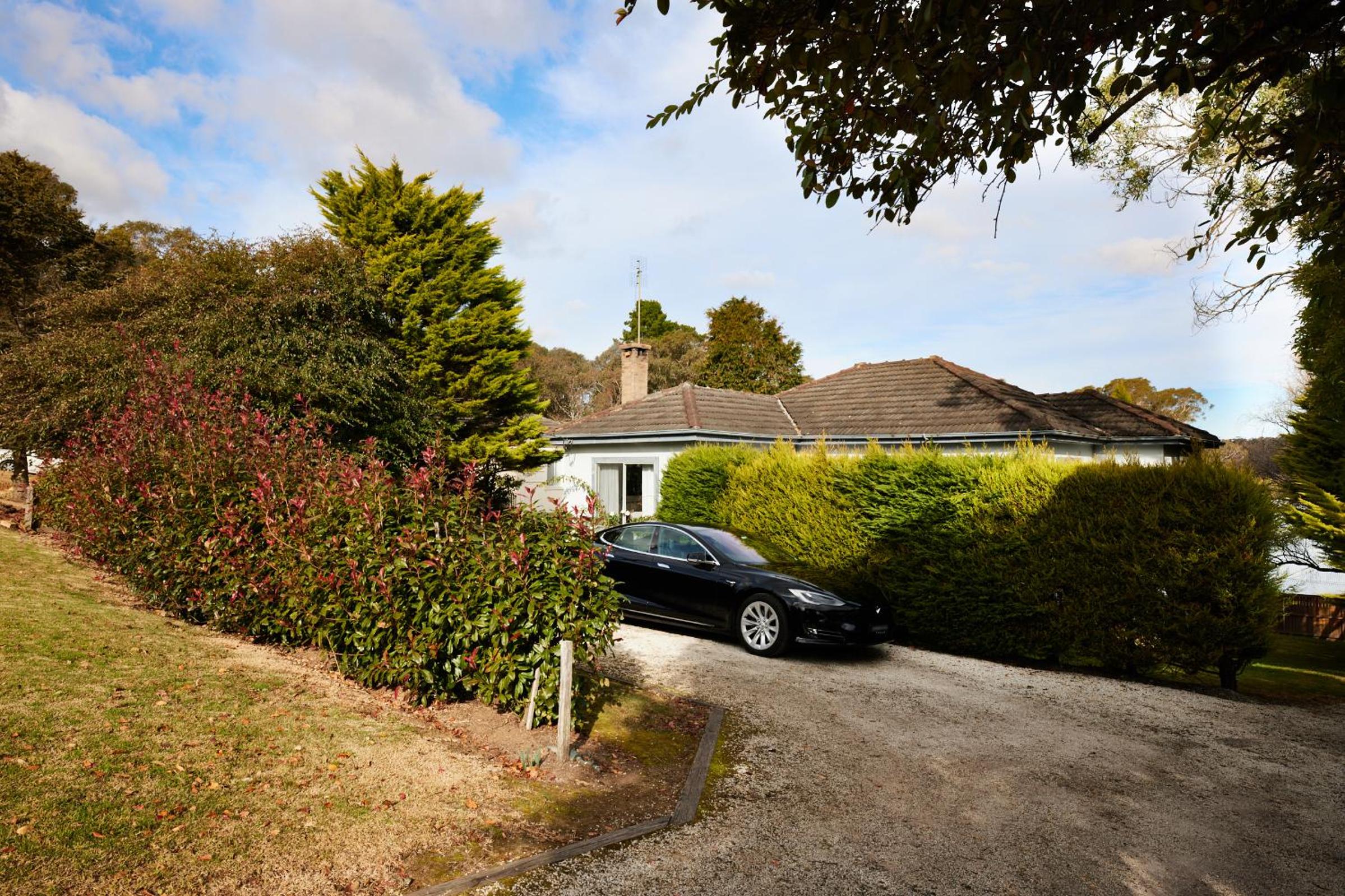 Three-Bedroom House photo 3