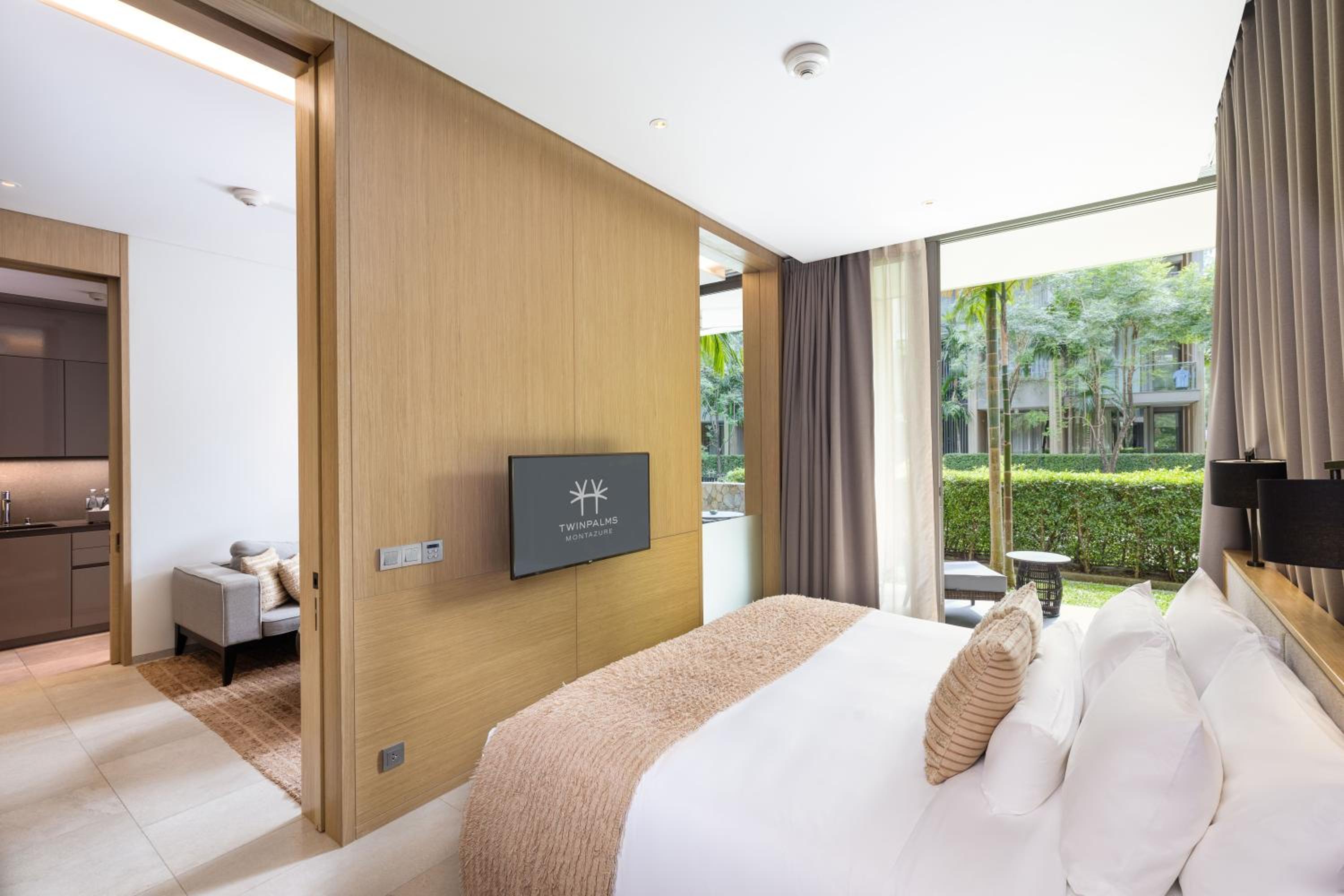 Grand Azure Suite - Deluxe Double or Twin Room photo 3