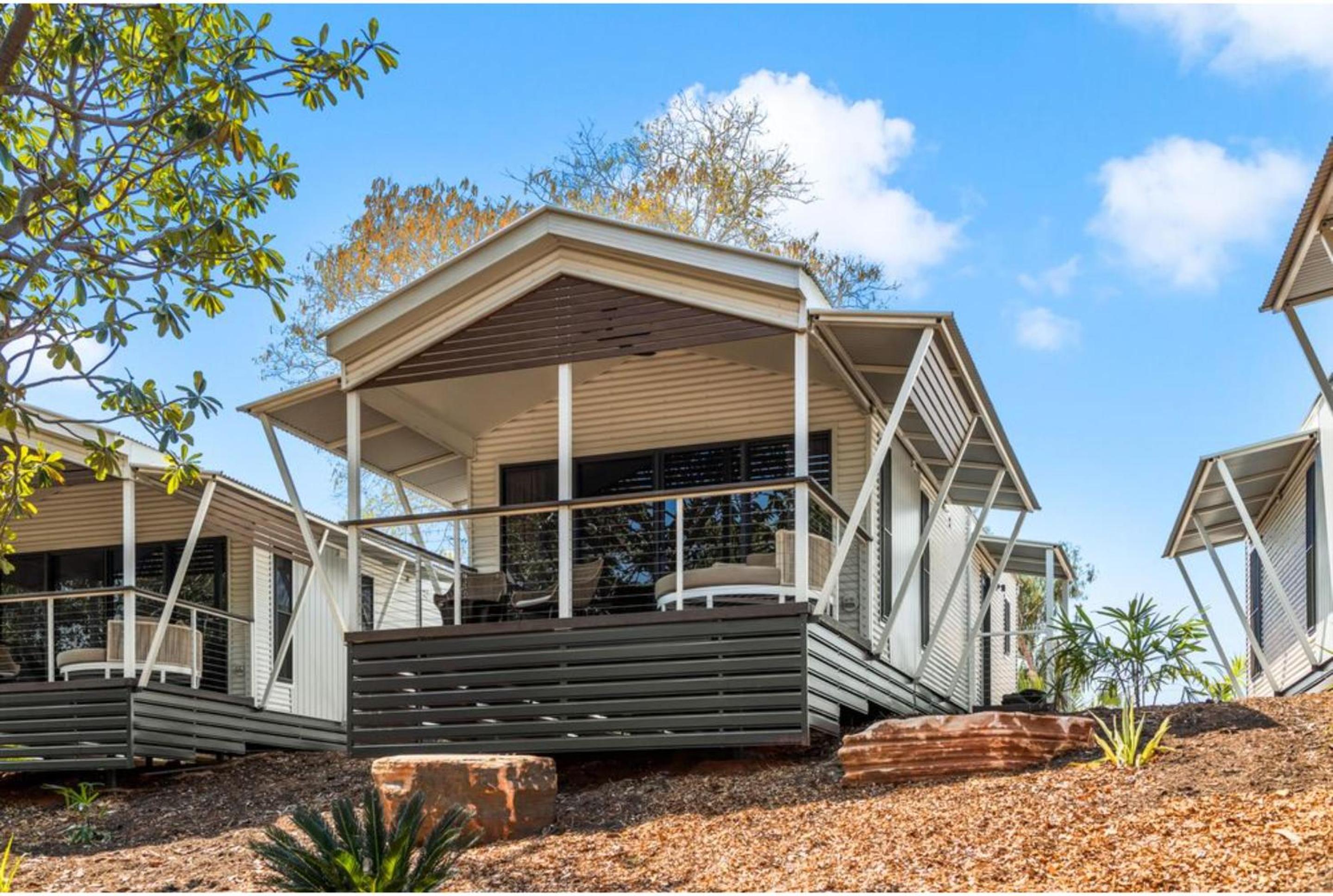 Deluxe 2 Bedroom Canopy View Cabin - S6 photo 2