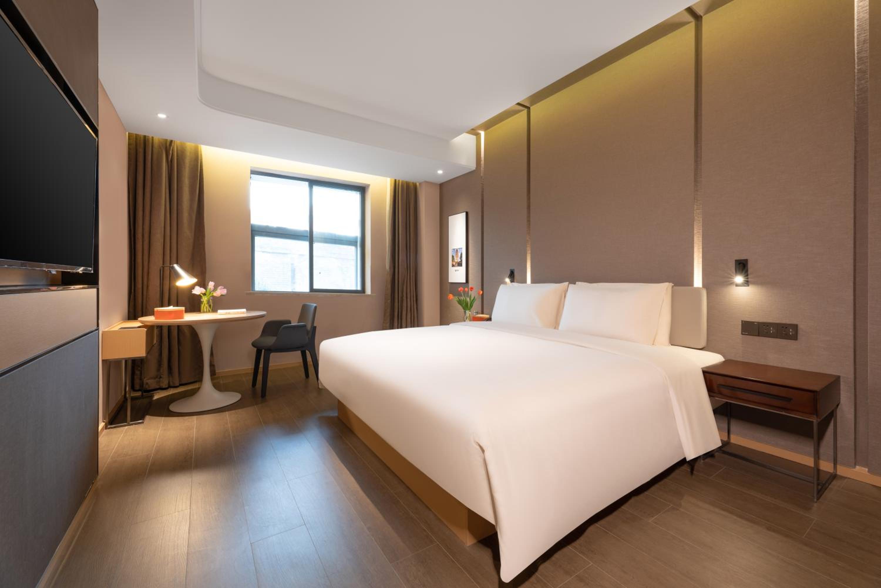 Jimu Suite with City View