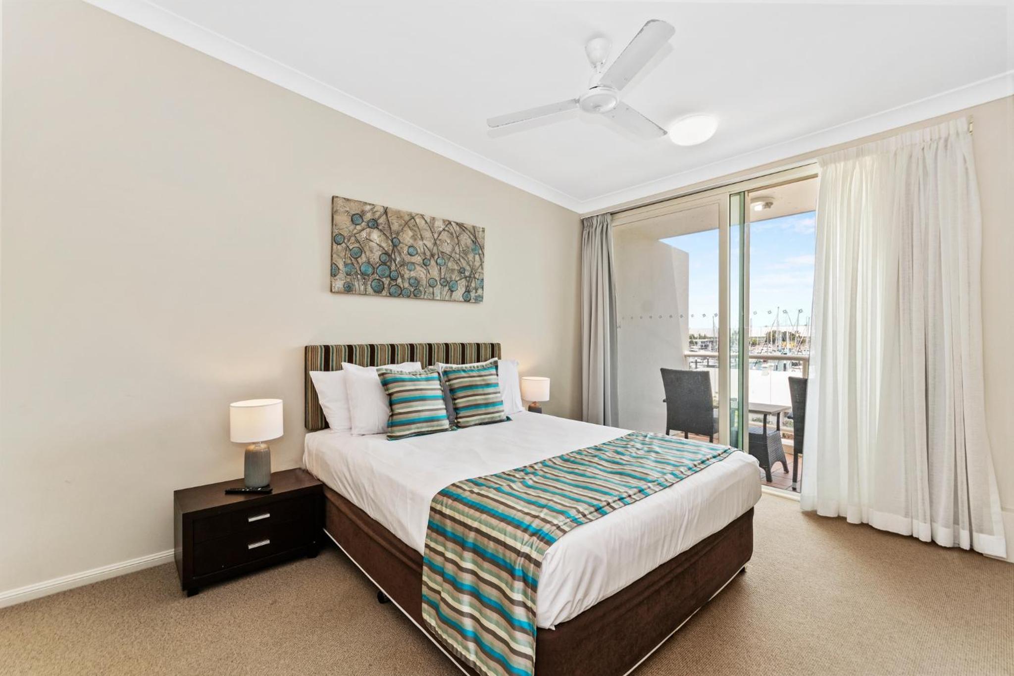 Two-Bedroom Apartment with Ocean View - Stair Access photo 3