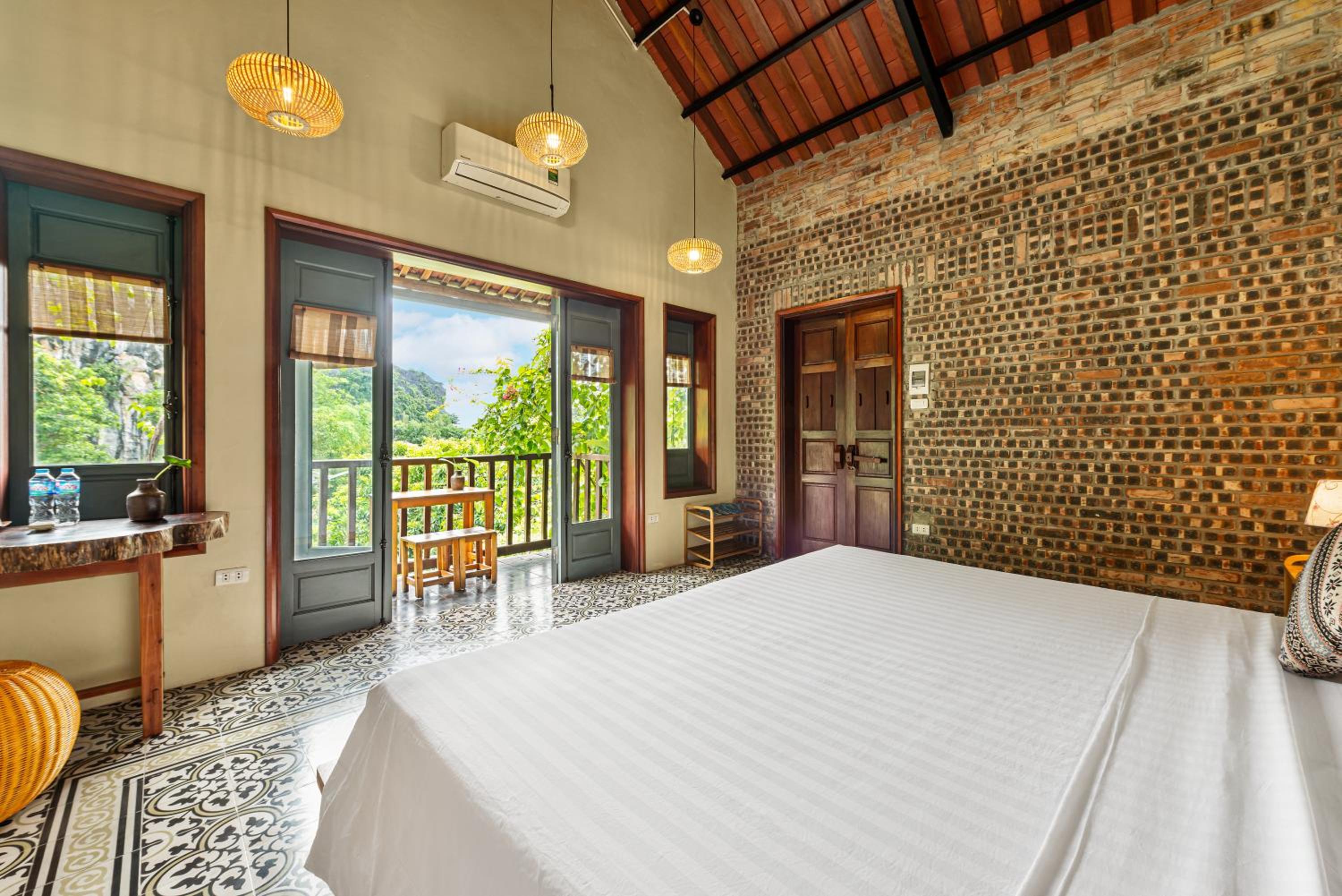 Superior Double or Twin Room with Mountain View photo 3