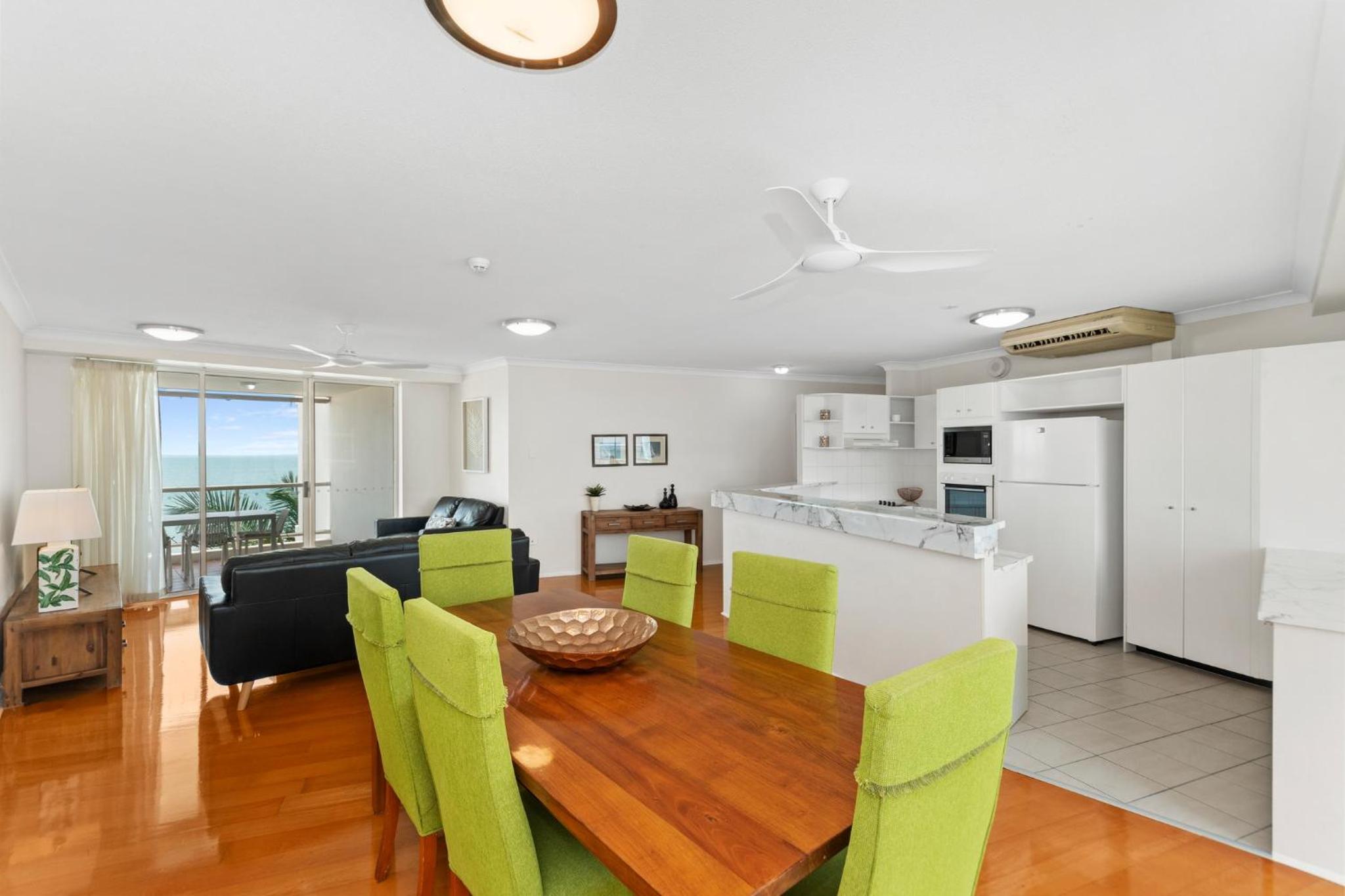 Three-Bedroom Apartment with Ocean View photo 3