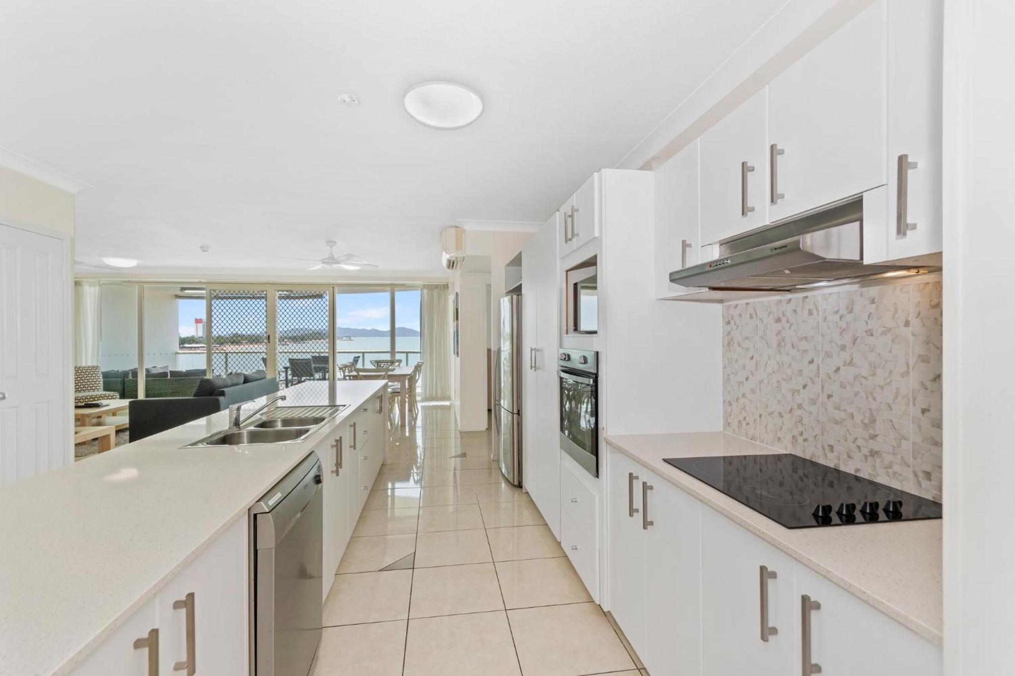 Two-Bedroom Unit with Ocean Views photo 3