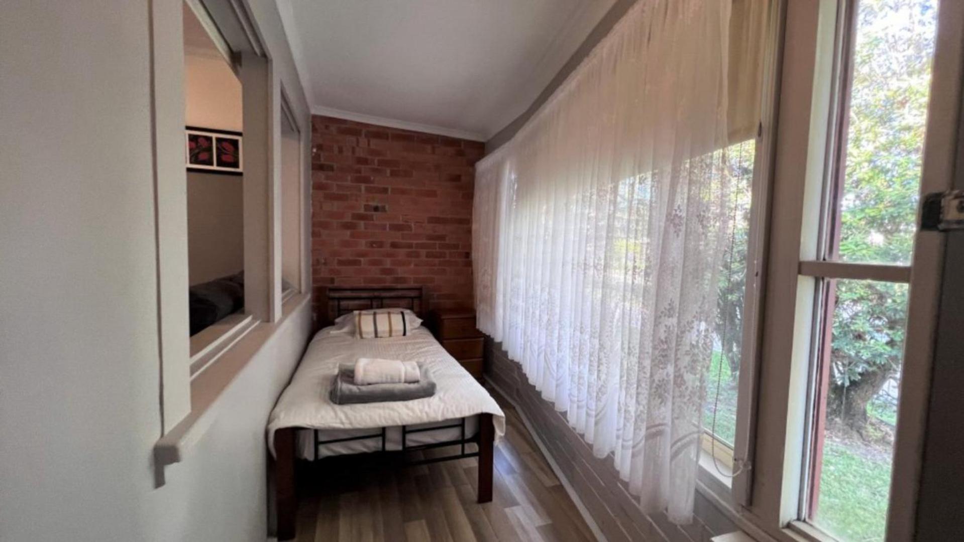 Three-Bedroom House photo 3