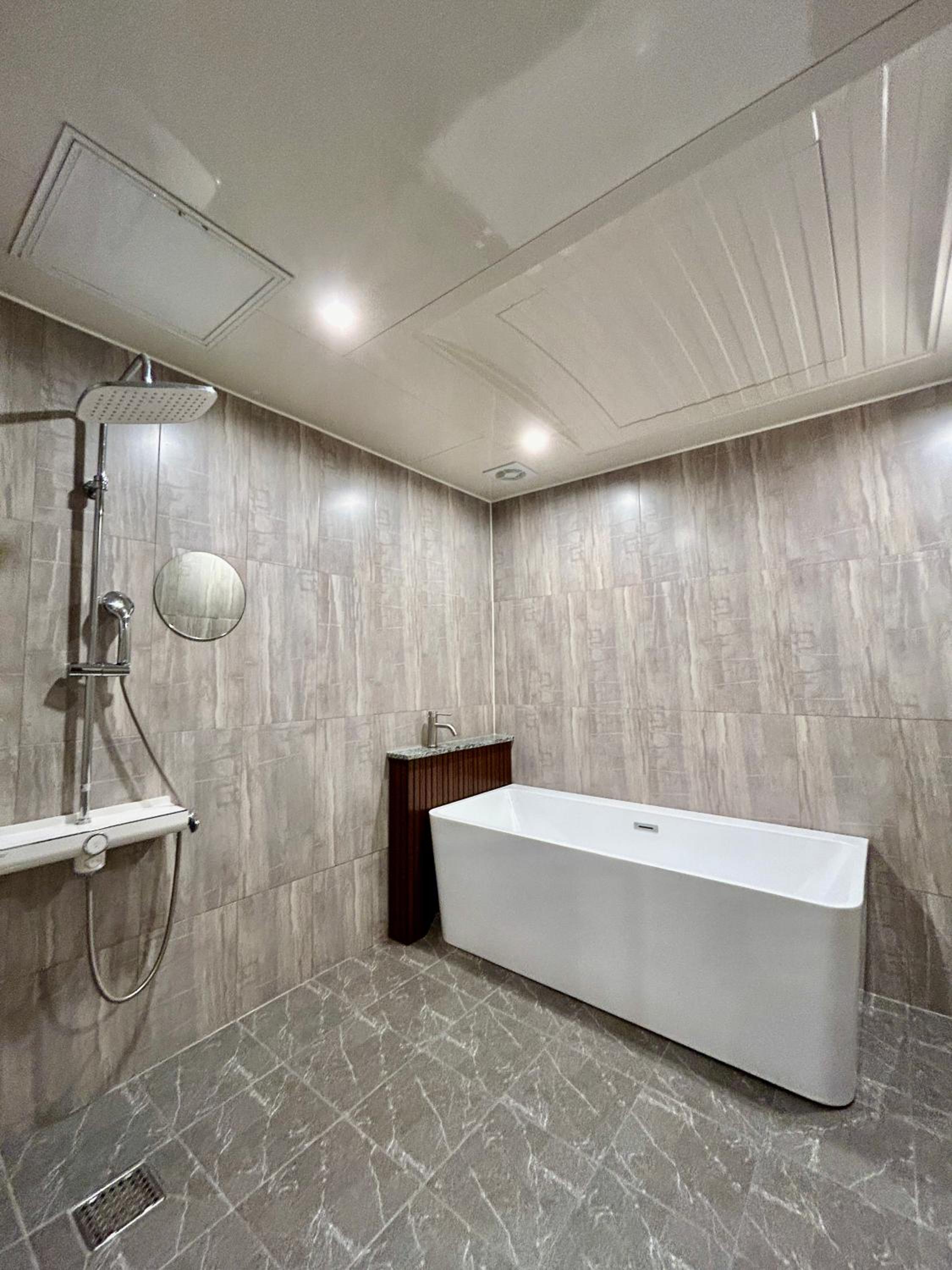 duplex family room (max 6) - Photo 8