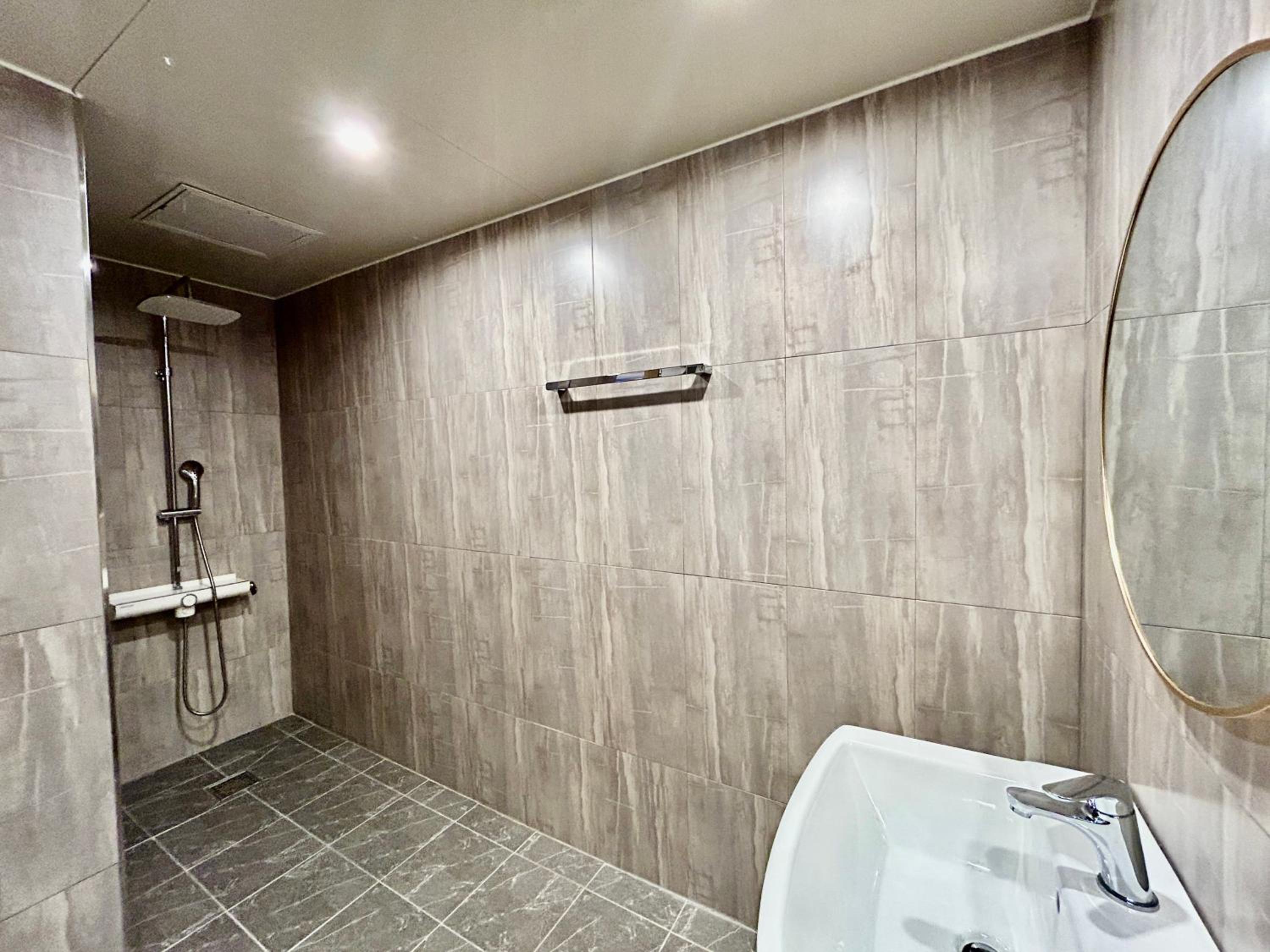 Suite B - Photo 3