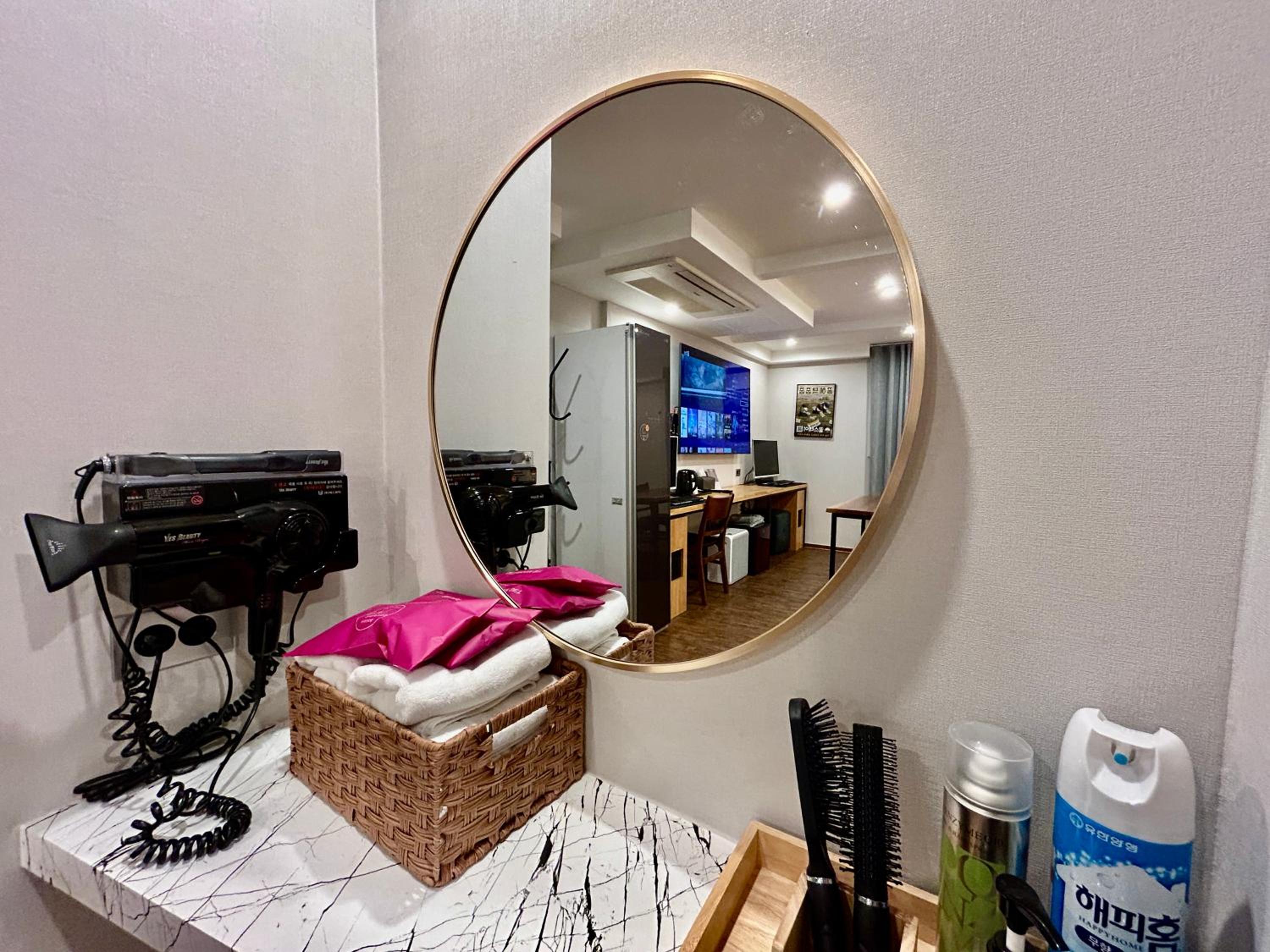 Suite A - Photo 17