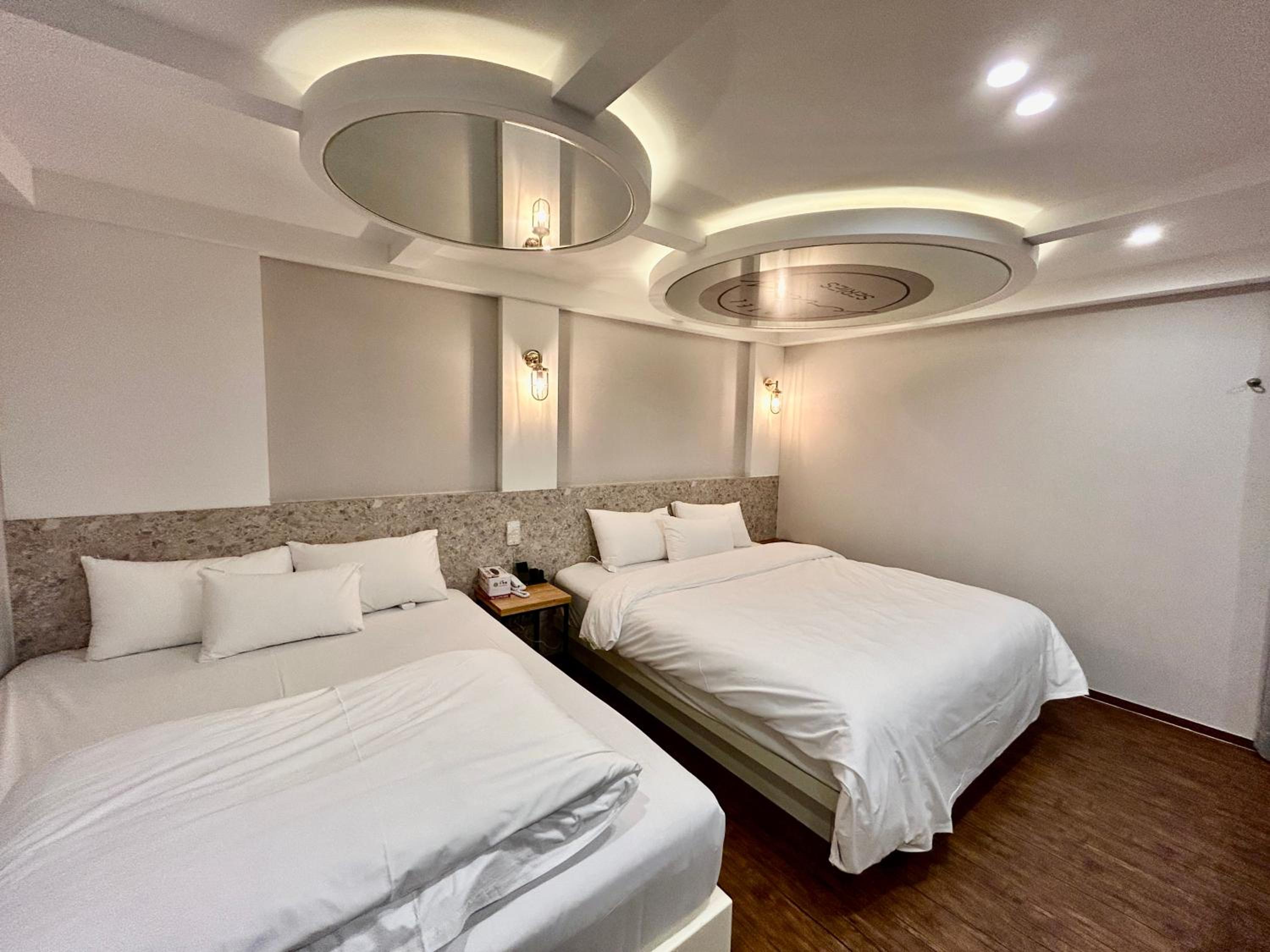 Suite A - Photo 12