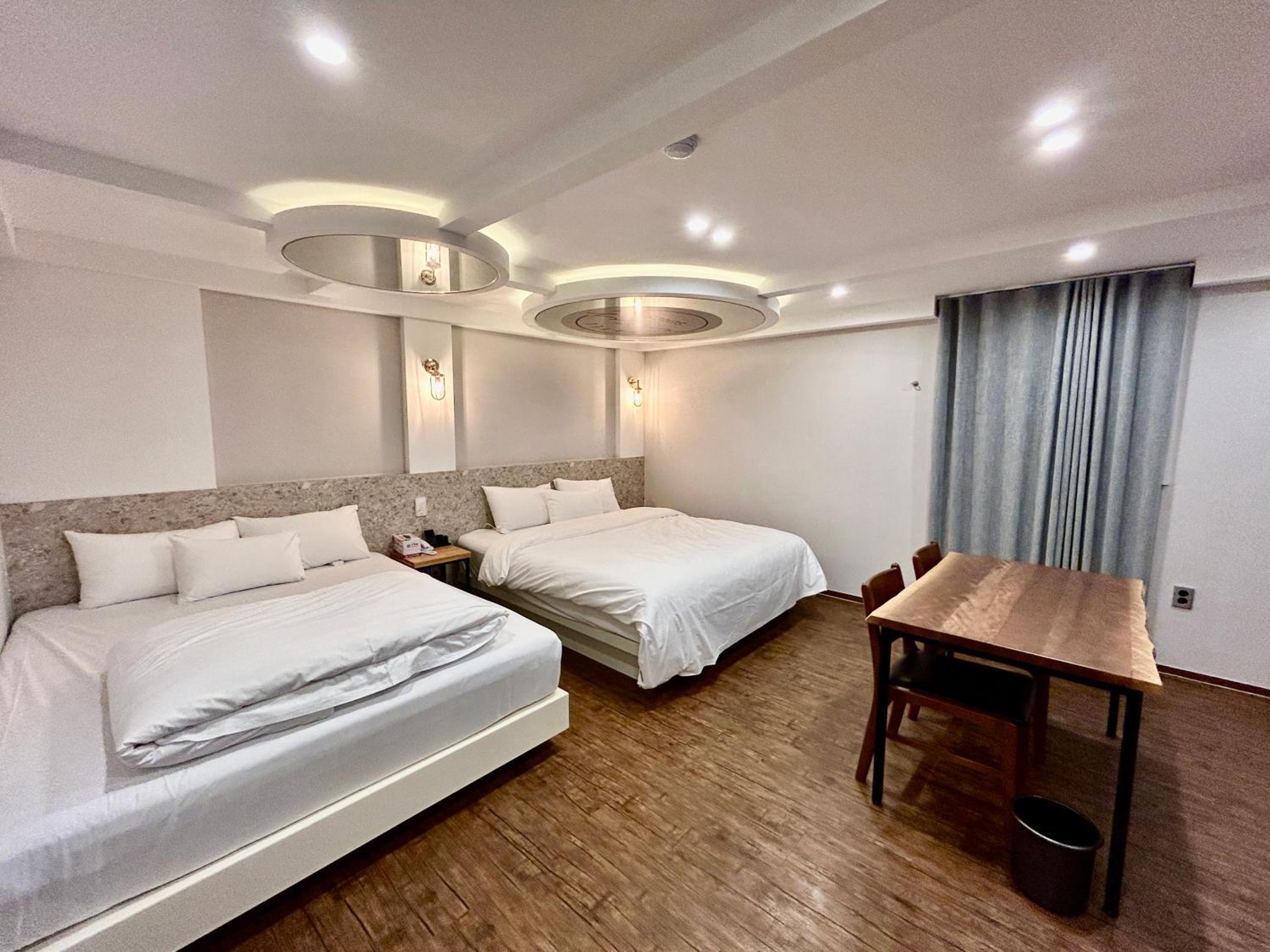 Suite A - Photo 15