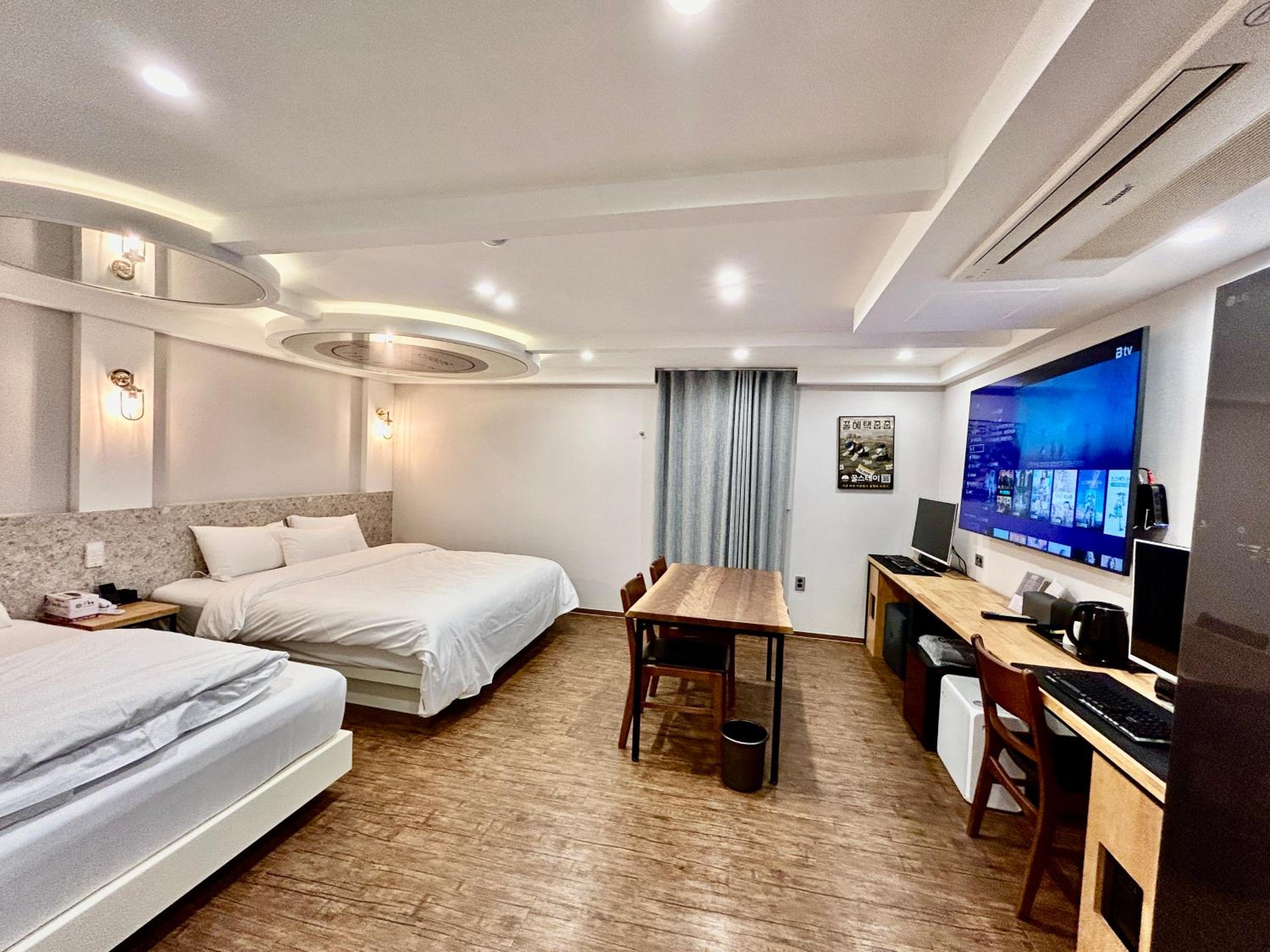 Suite A - Photo 7