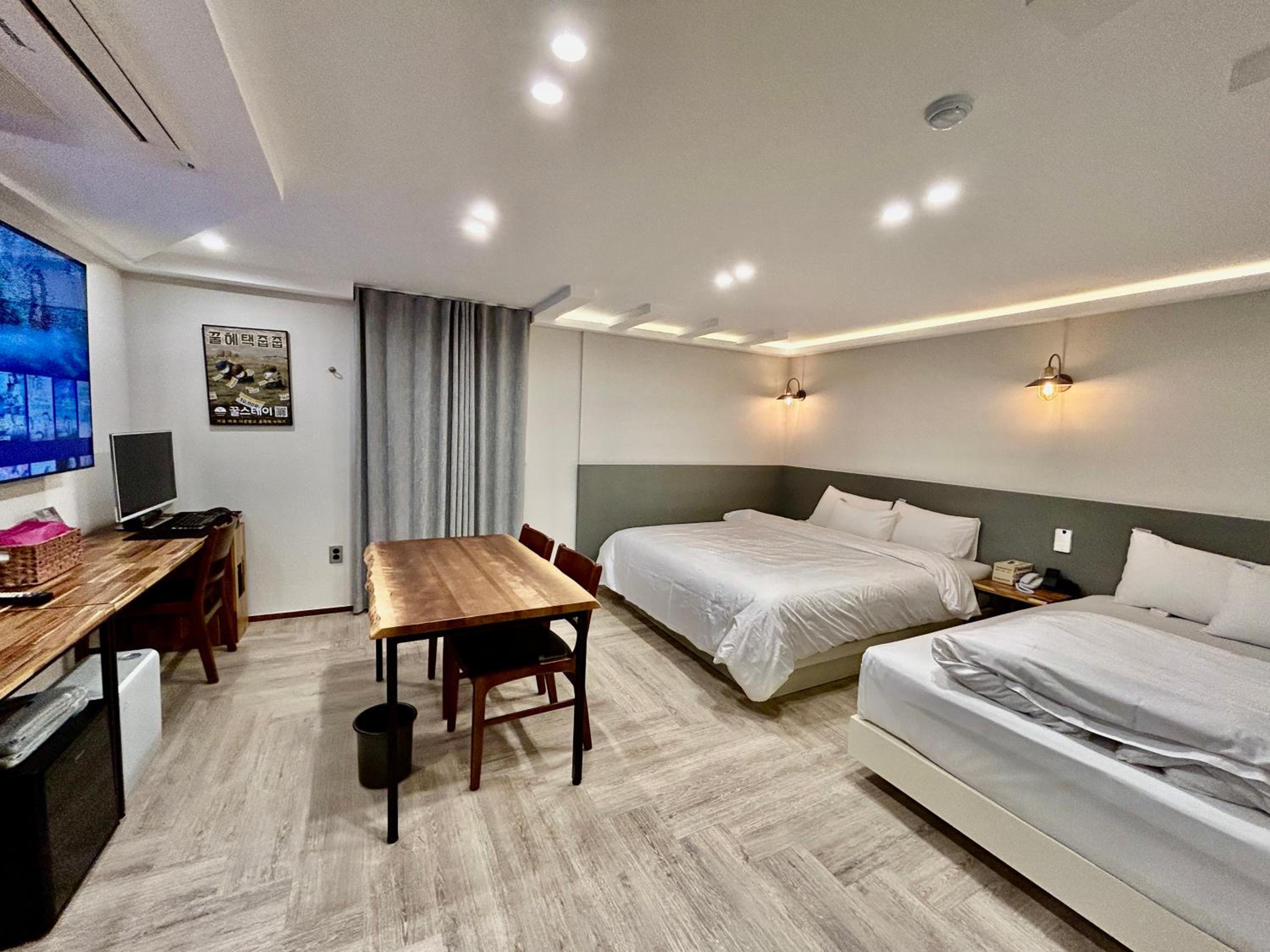 Suite A - Photo 22