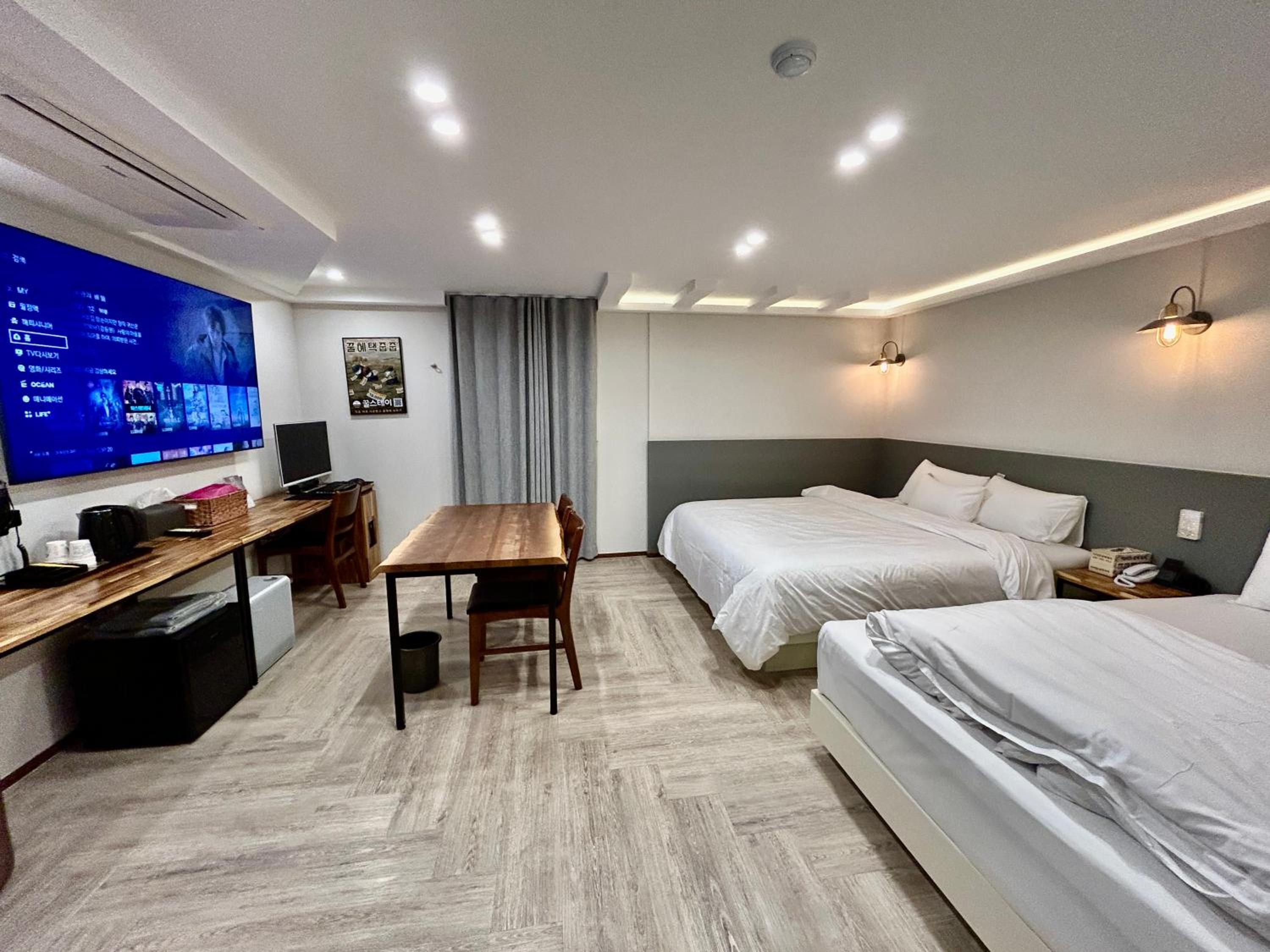 Suite A - Photo 25