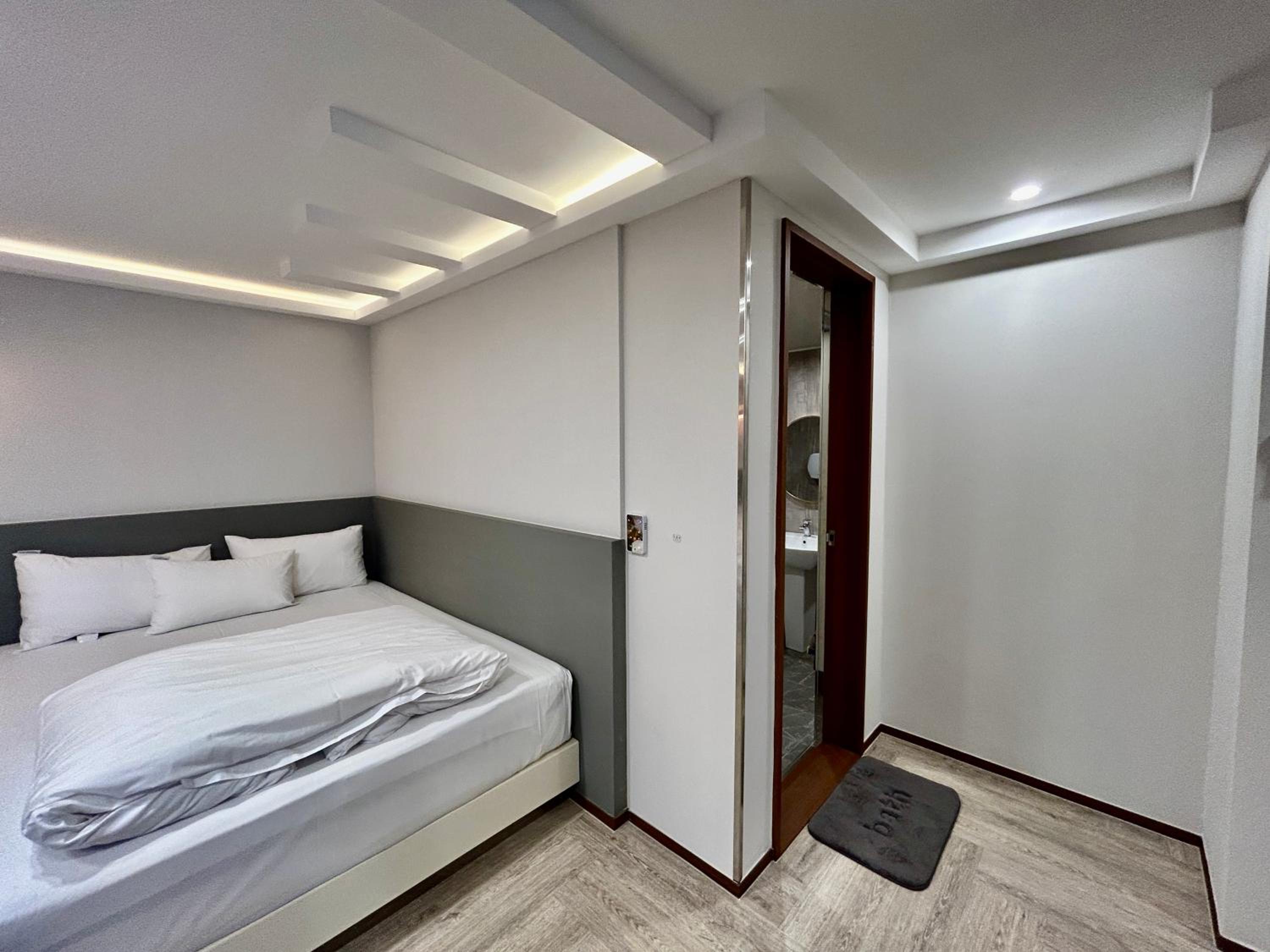 Suite A - Photo 19