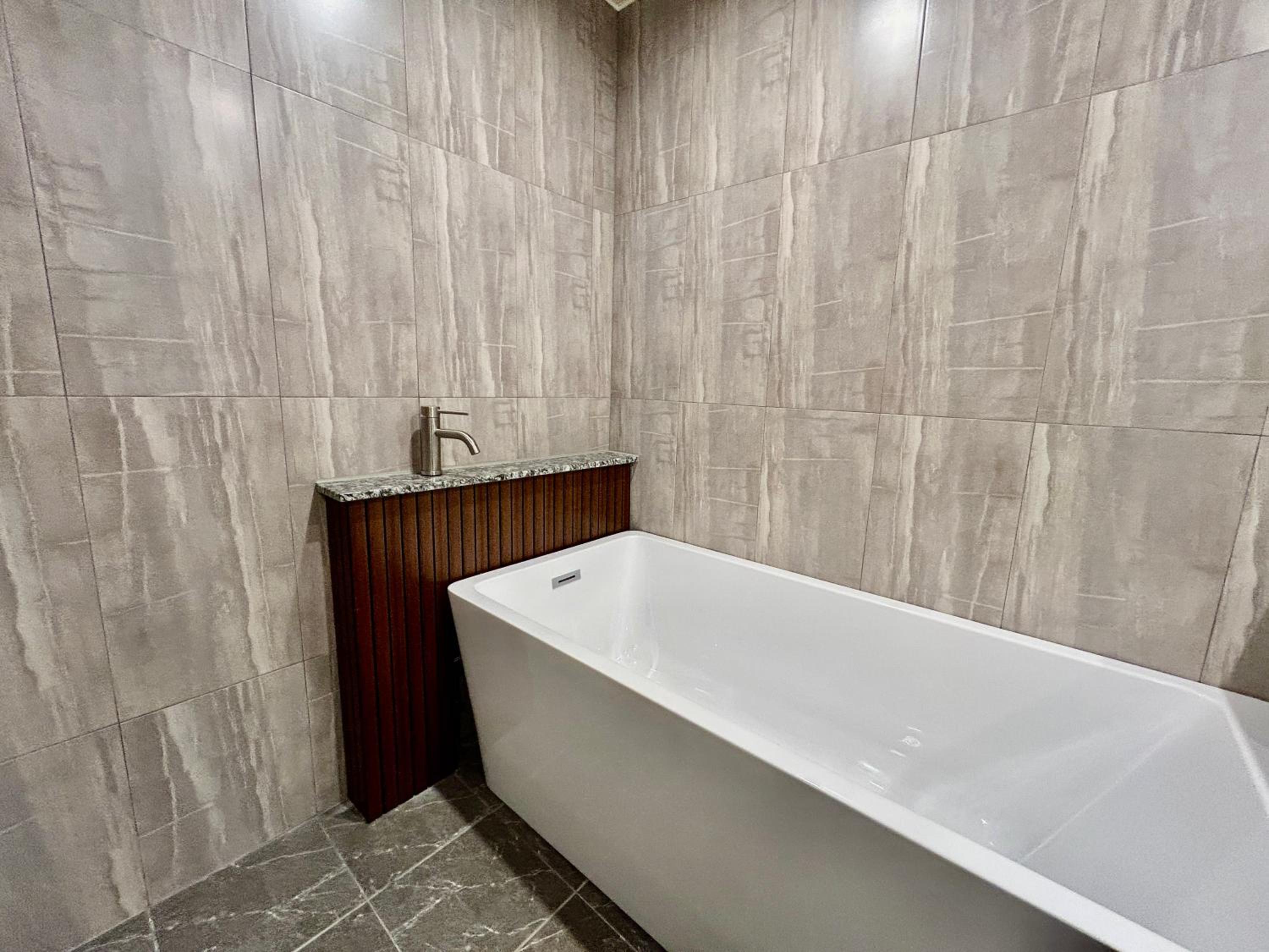 Suite A - Photo 16