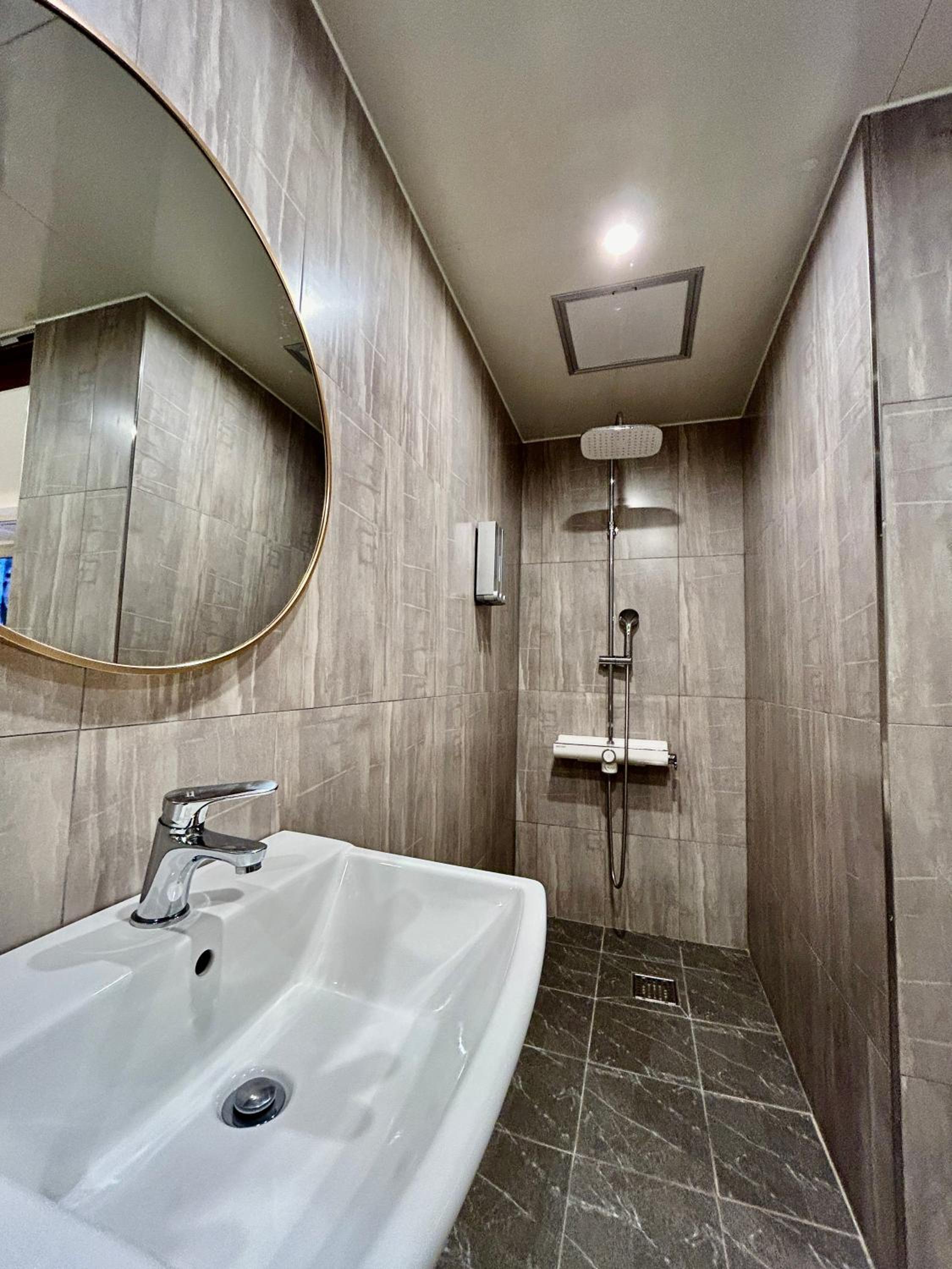 Suite A - Photo 4