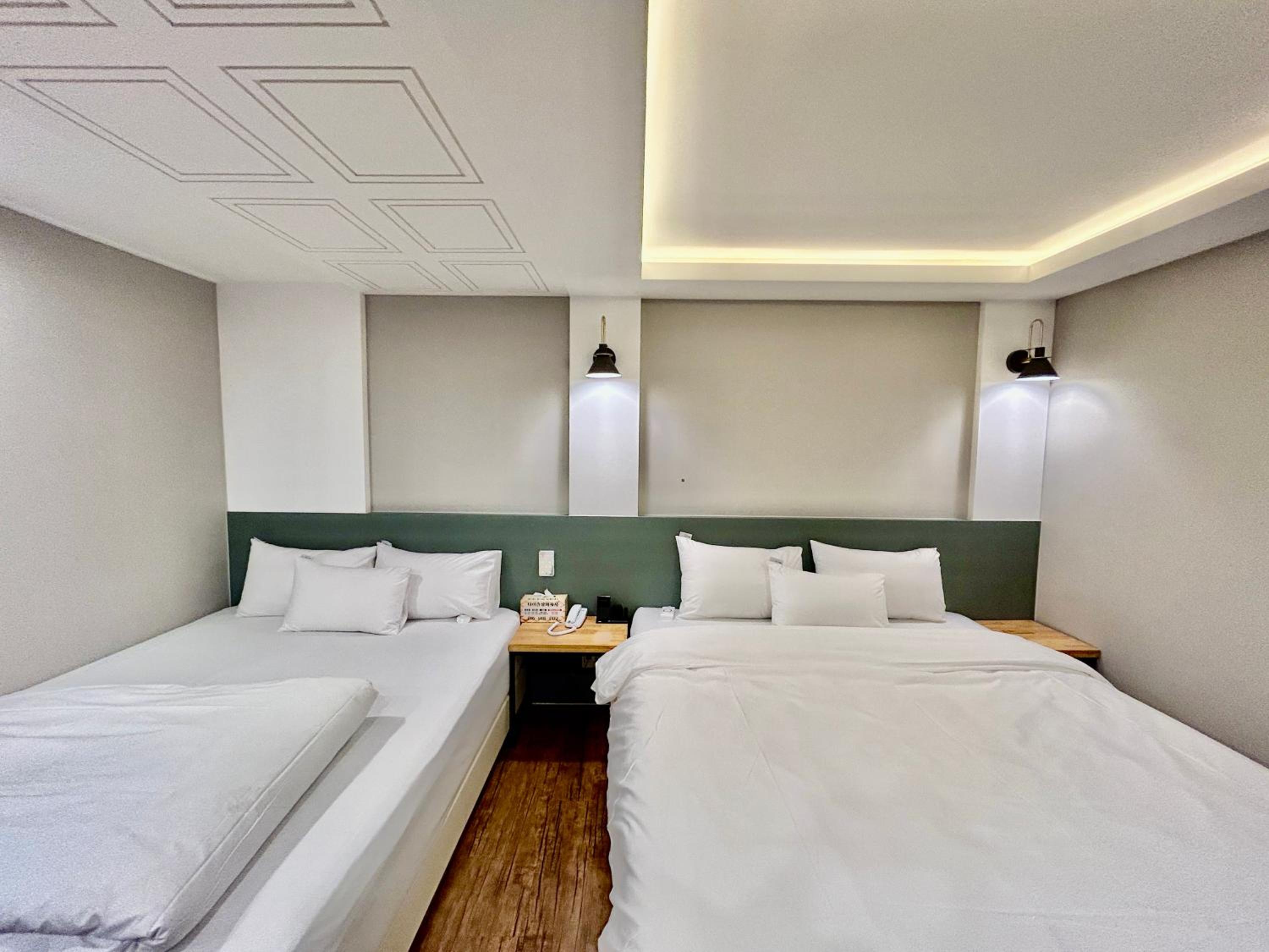 Suite C - Photo 8