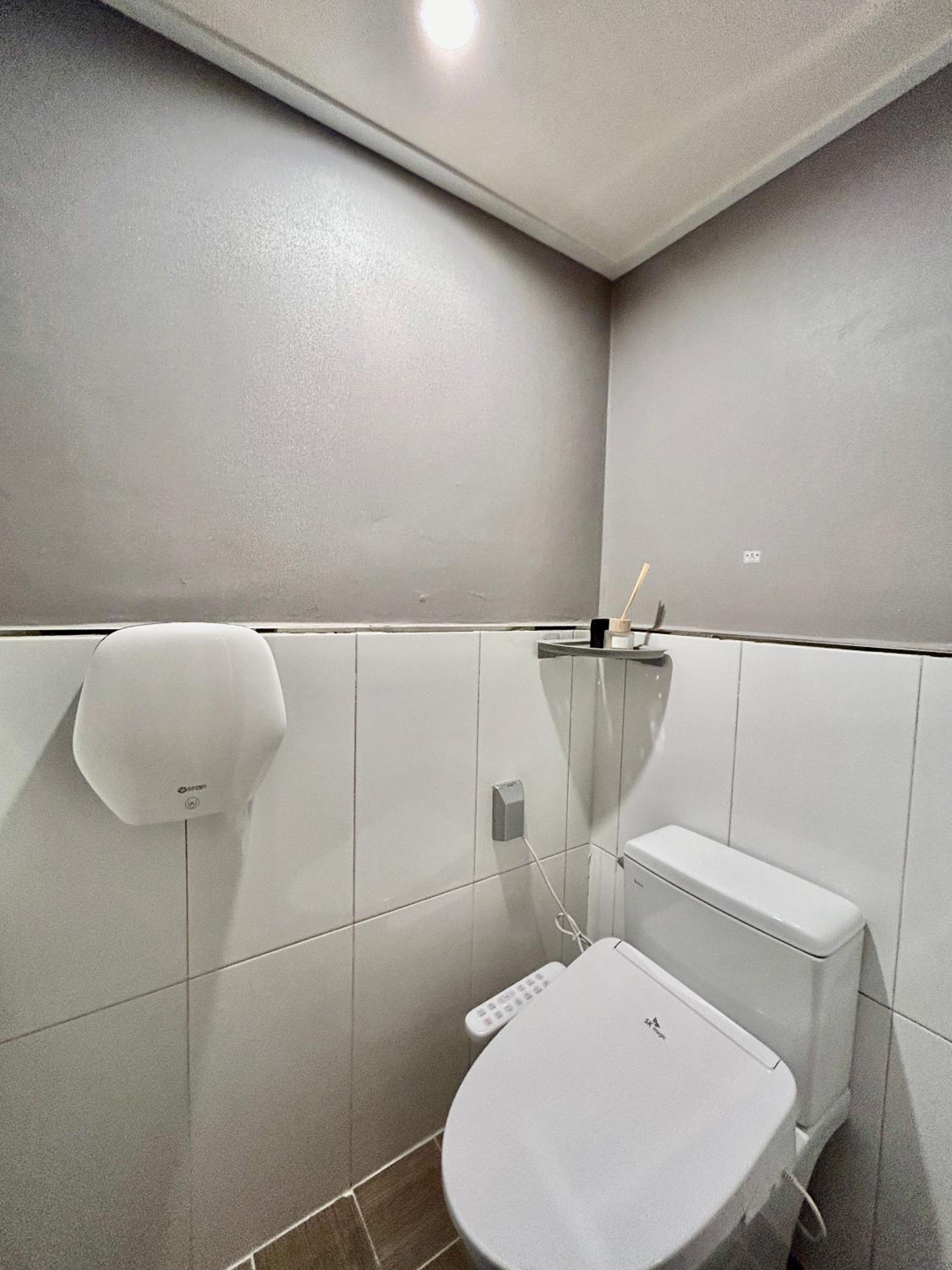 Suite C - Photo 7