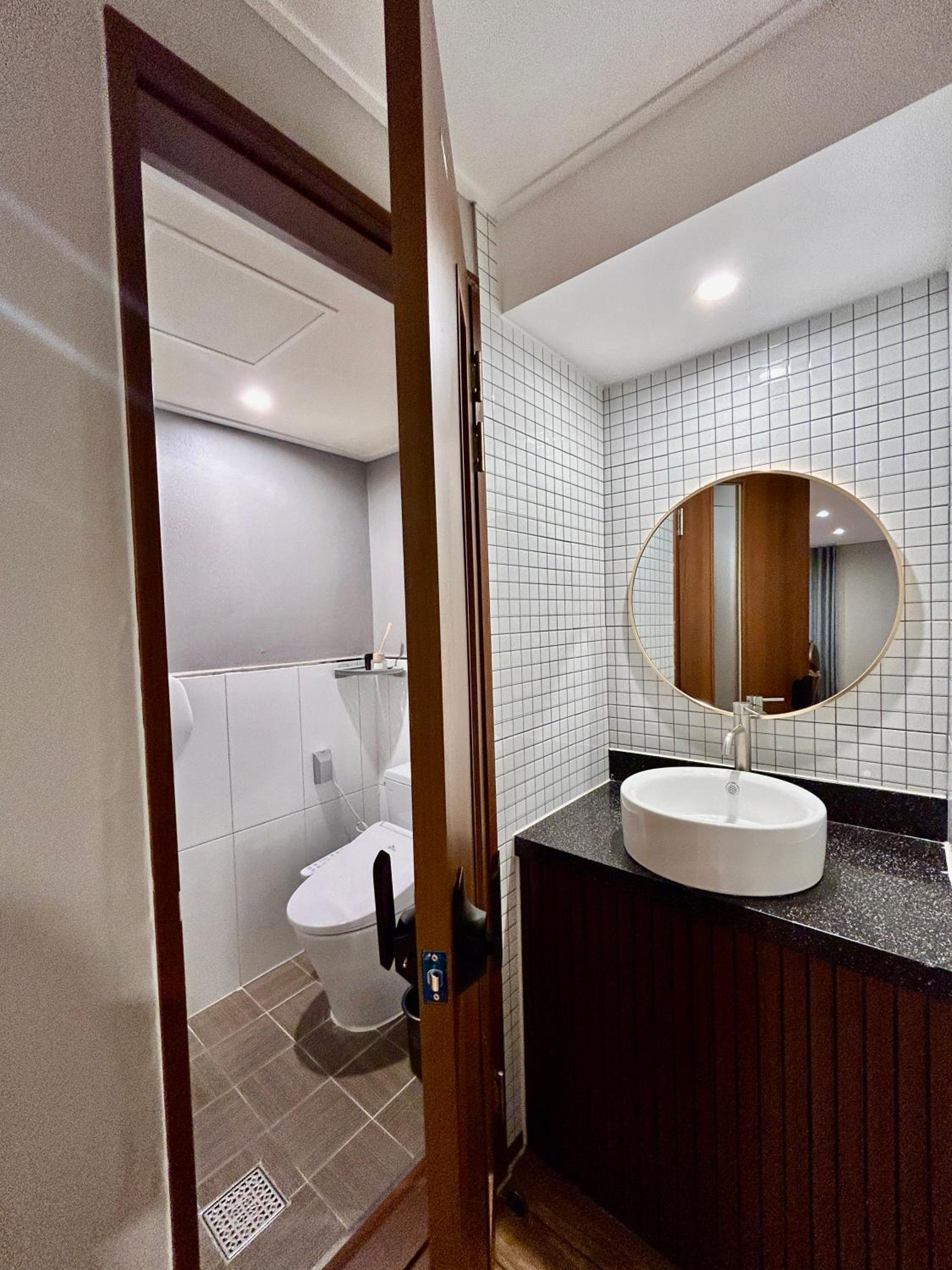 Suite C - Photo 11