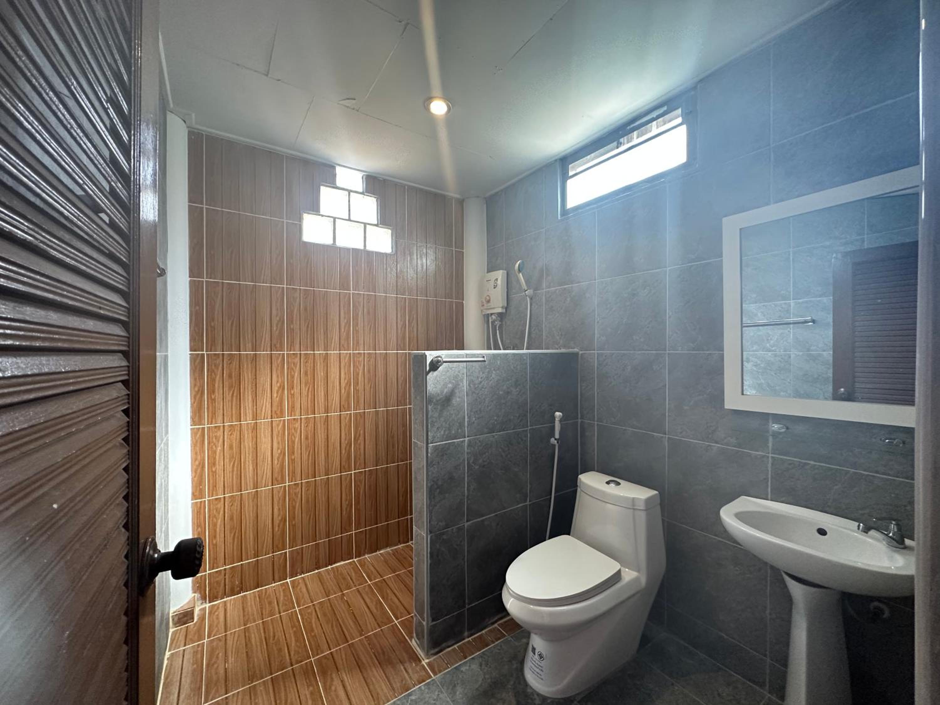 Deluxe Double or Twin Room photo 3