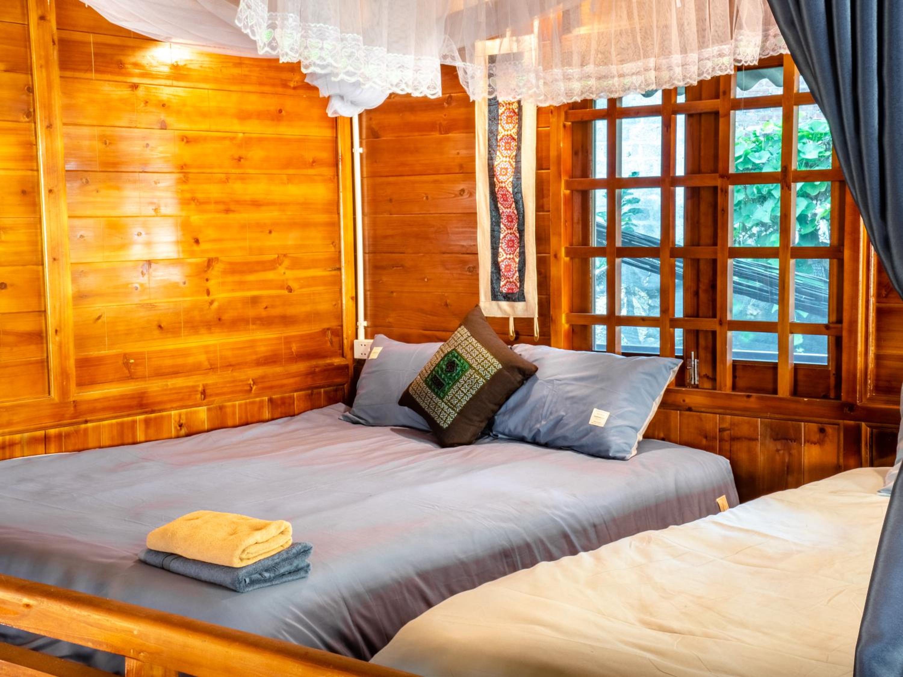 Standard Queen Room With Two Queen Beds photo 1