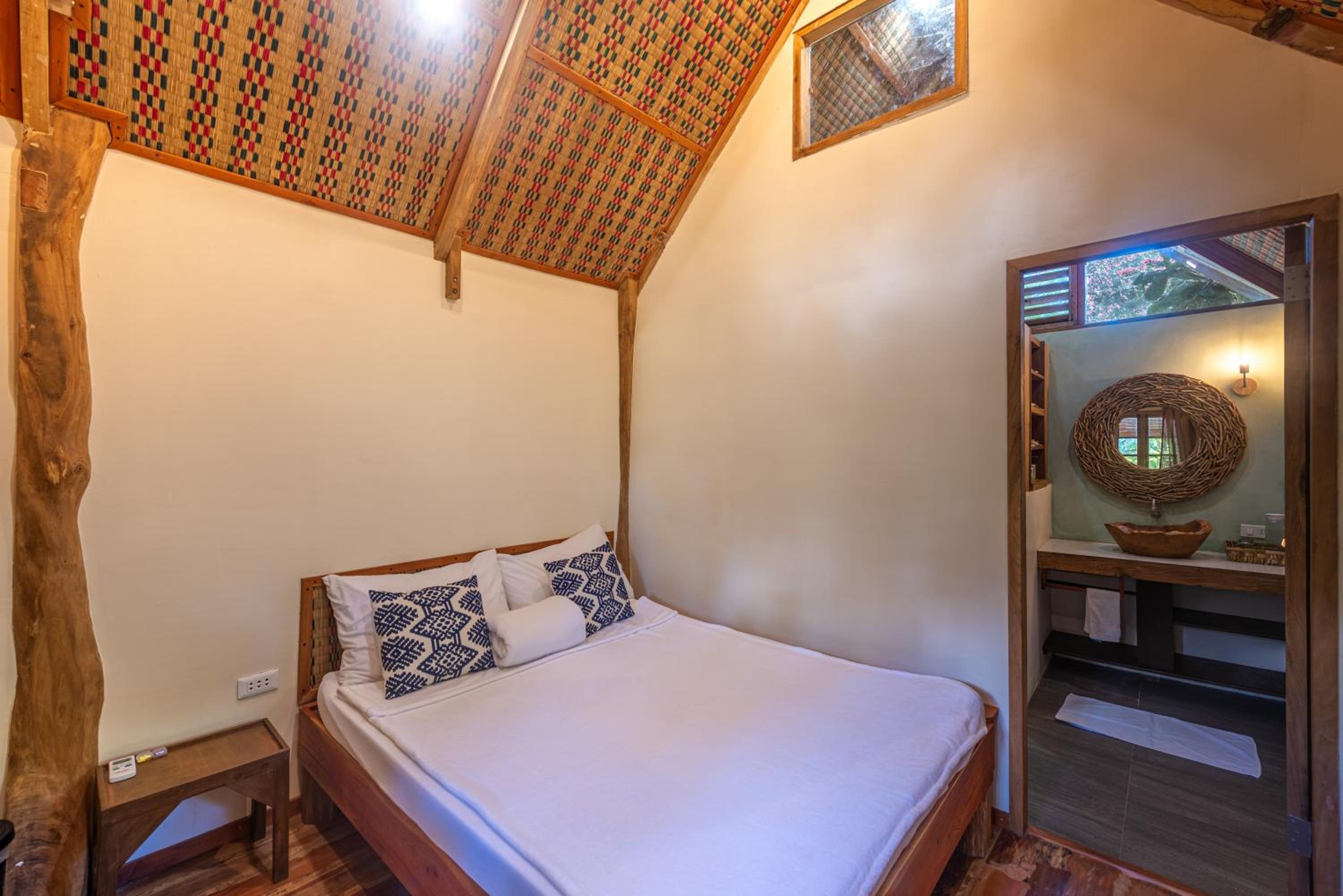 Queen Room with Garden View