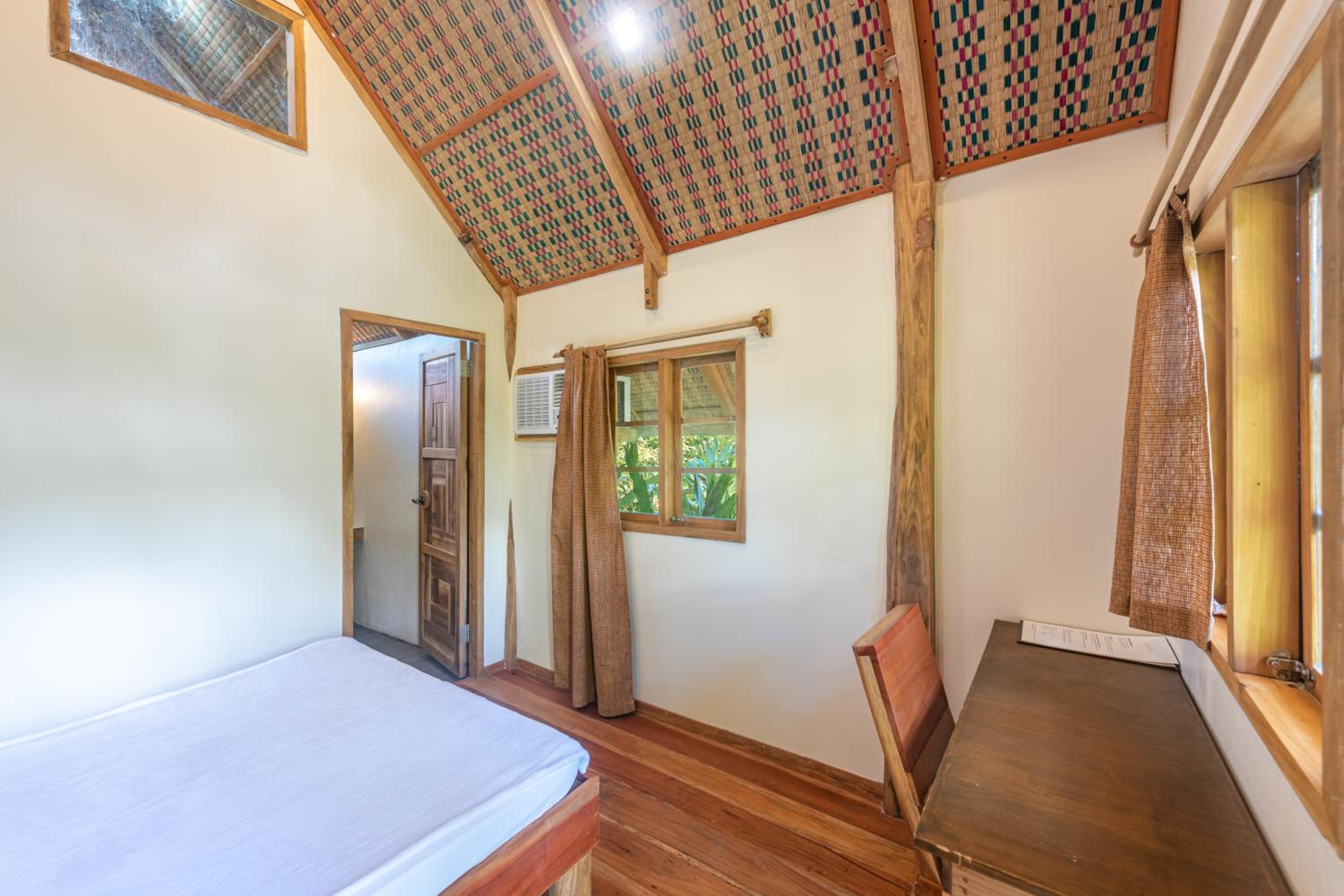 Queen Room with Garden View photo 3