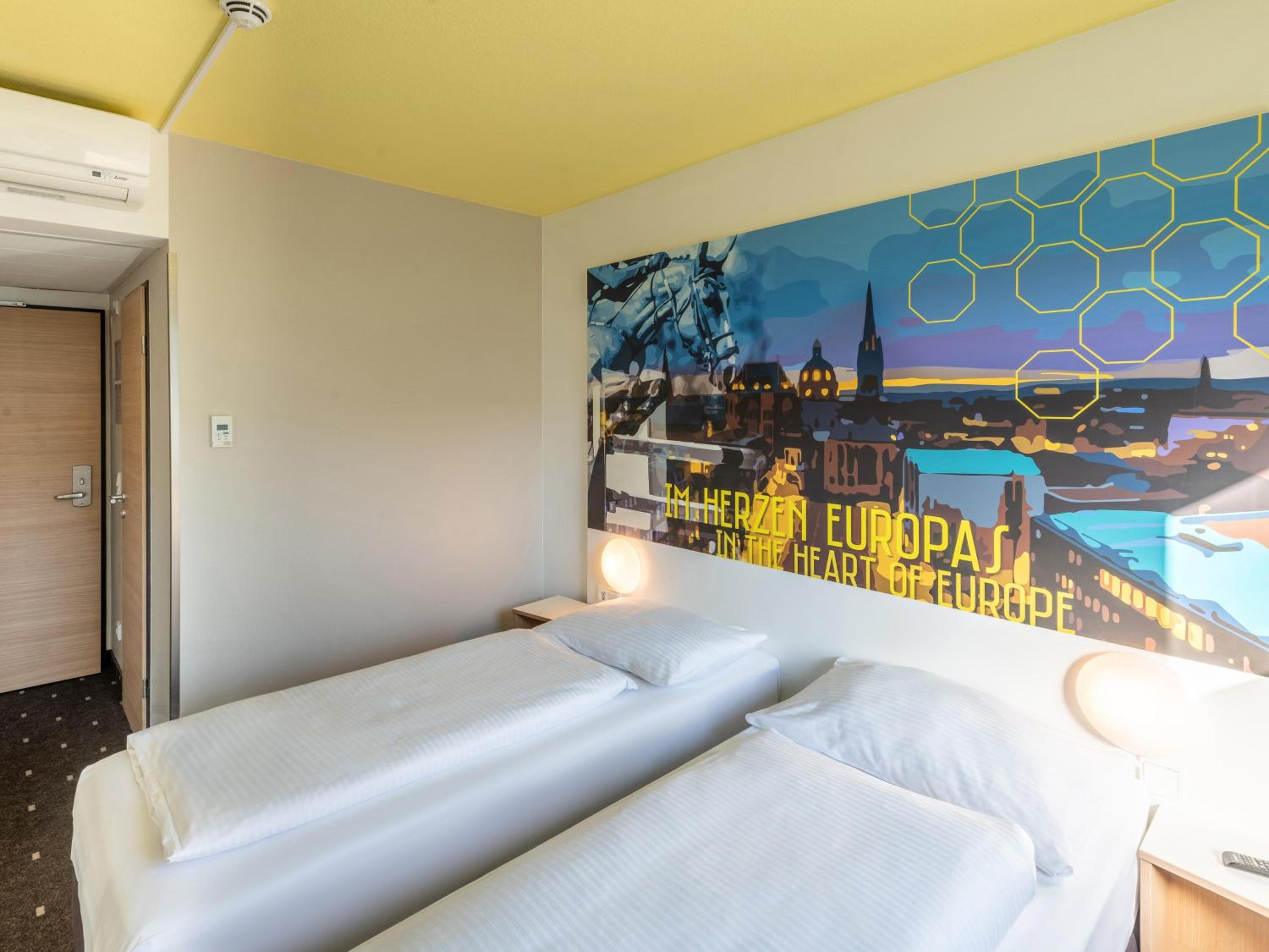 Twin Room - Photo 3