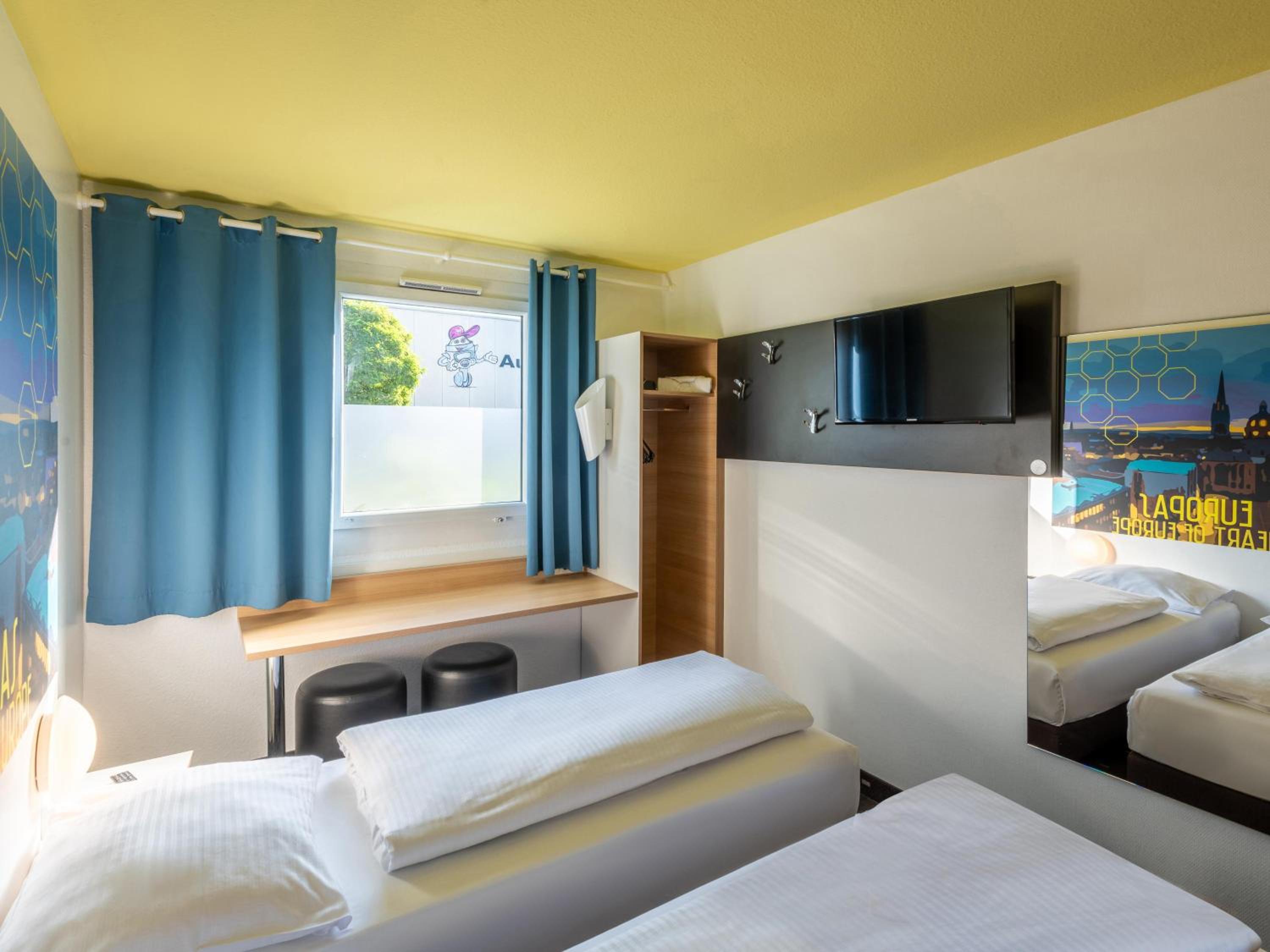 Twin Room - Photo 2