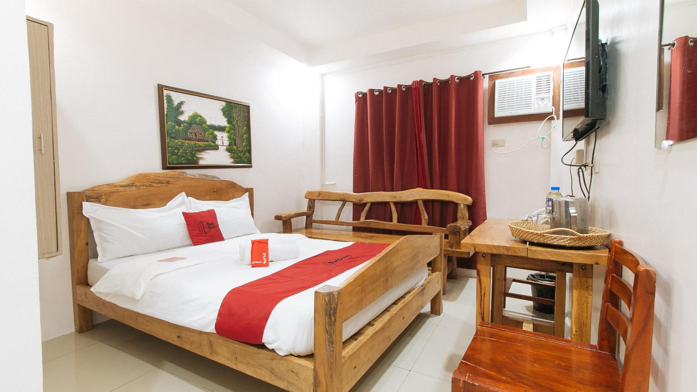 Deluxe Room - Photo 1