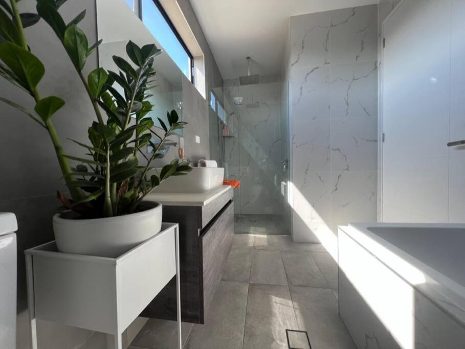 Three-Bedroom House photo 2