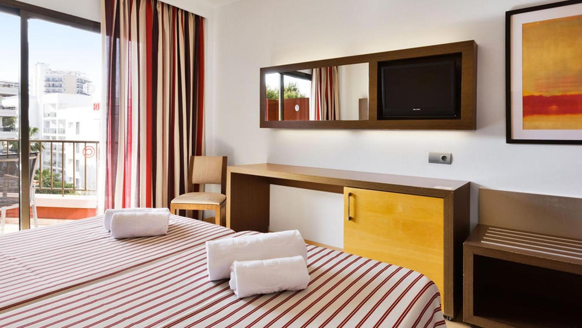Double Room with Balcony photo 3
