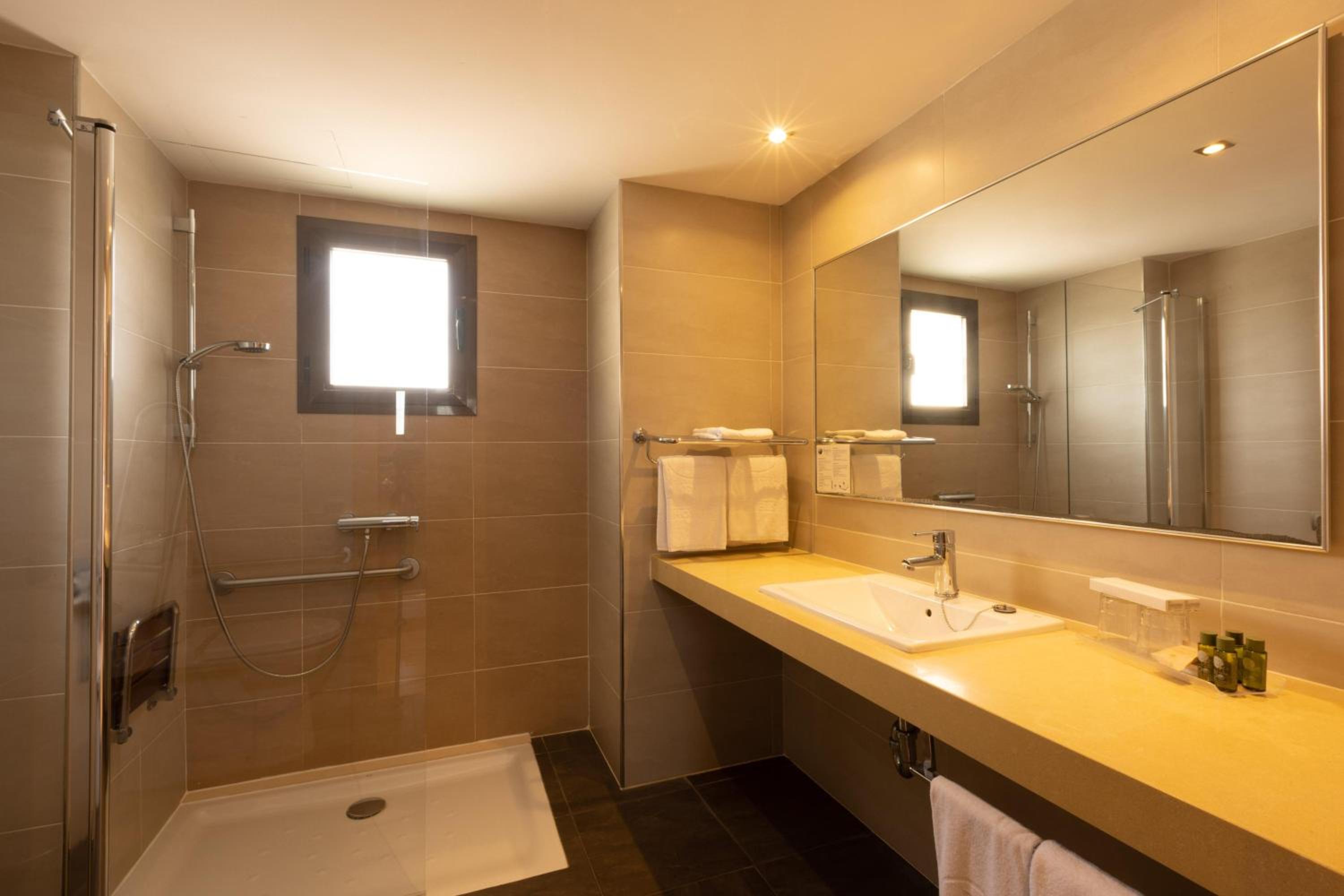 Double Room with Balcony and Brunch photo 2