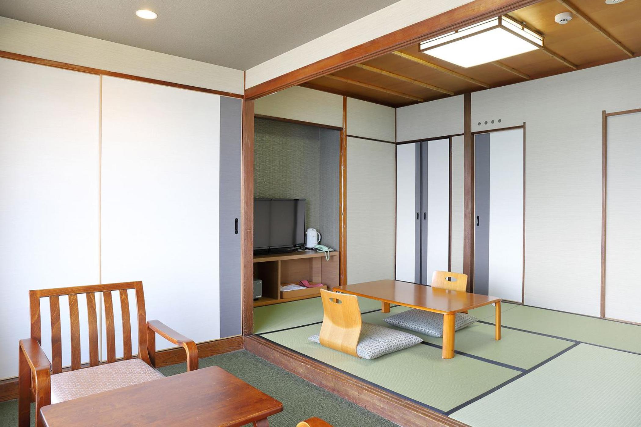 Economy Japanese-Style Room - Shared Bathroom - Non-Smoking photo 2