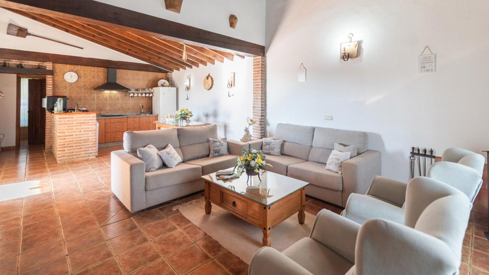 Villa photo 2