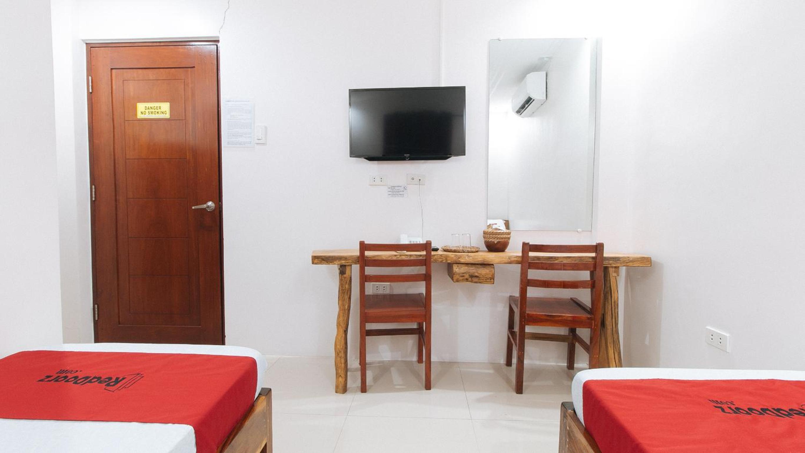 Standard Double Room - Photo 5