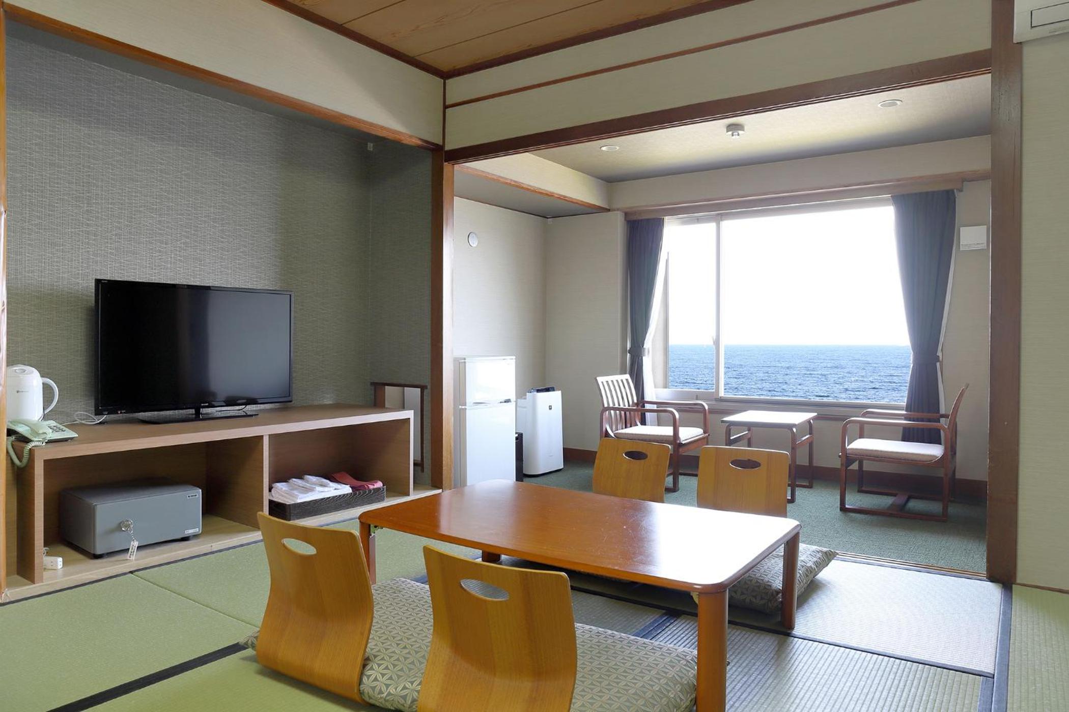 Economy Japanese-Style-Room 16 square meters (Sea Side) - Non-Smoking photo 1