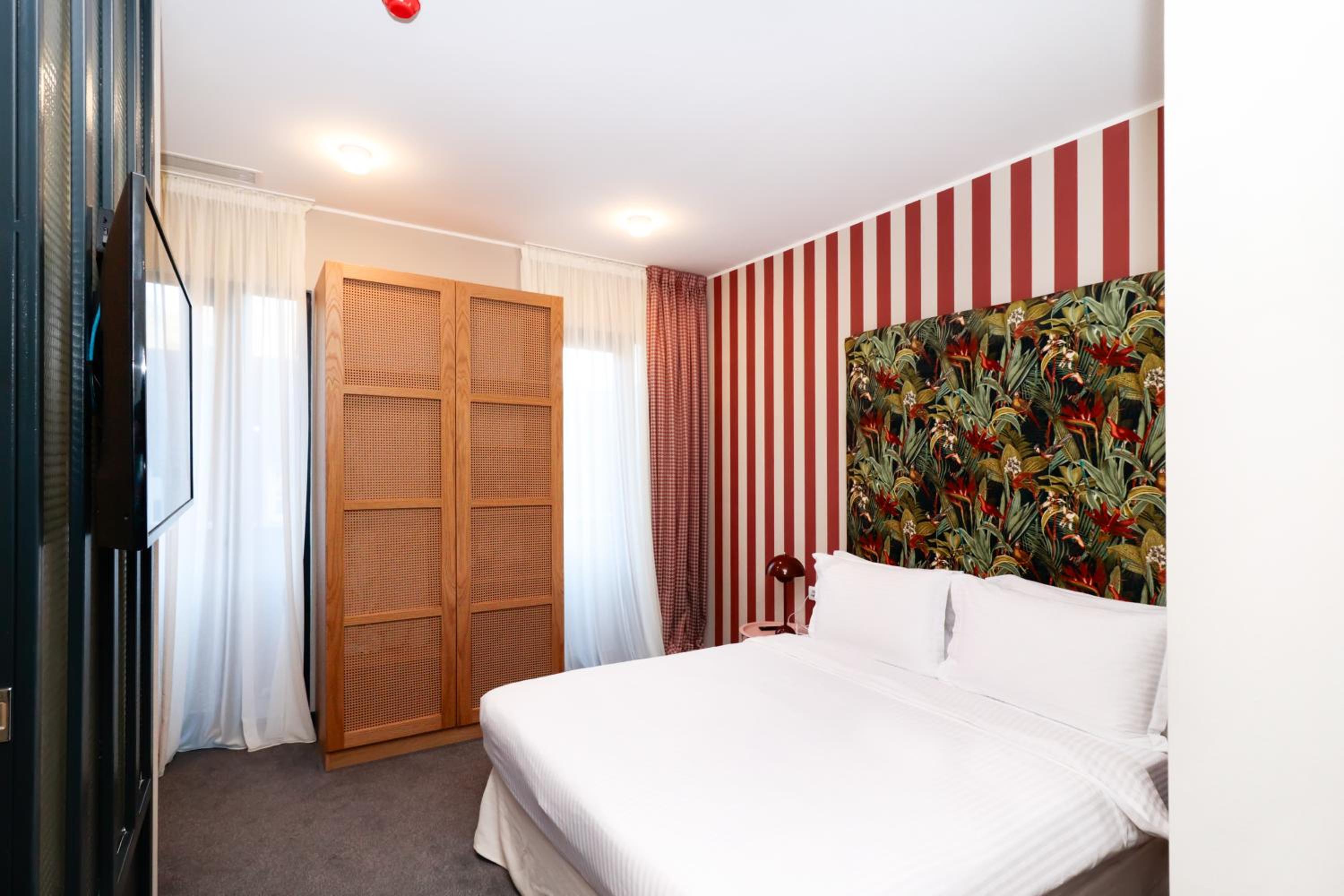 Double Room with Balcony - Photo 1