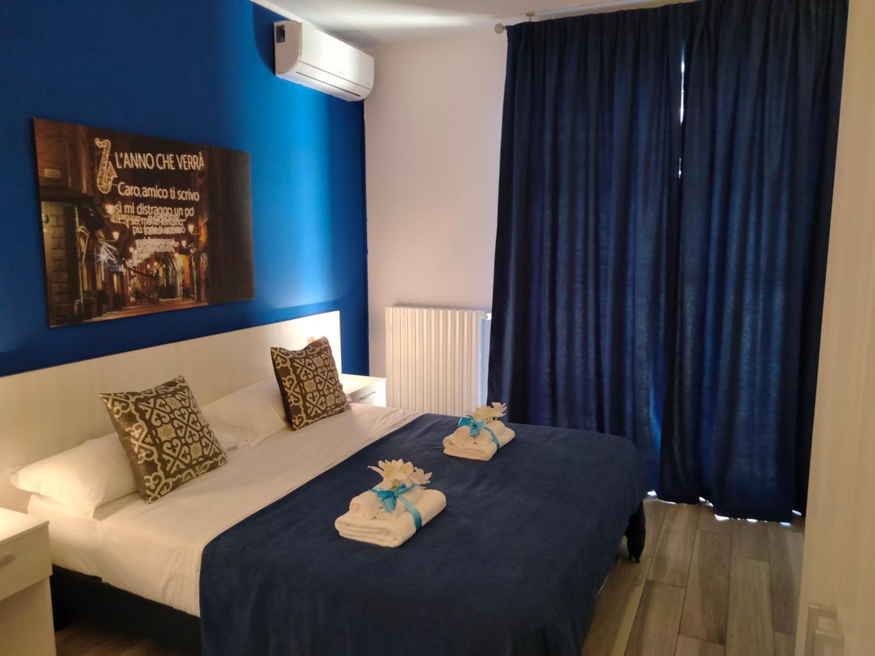 Double or Twin Room with Private Bathroom - Photo 20