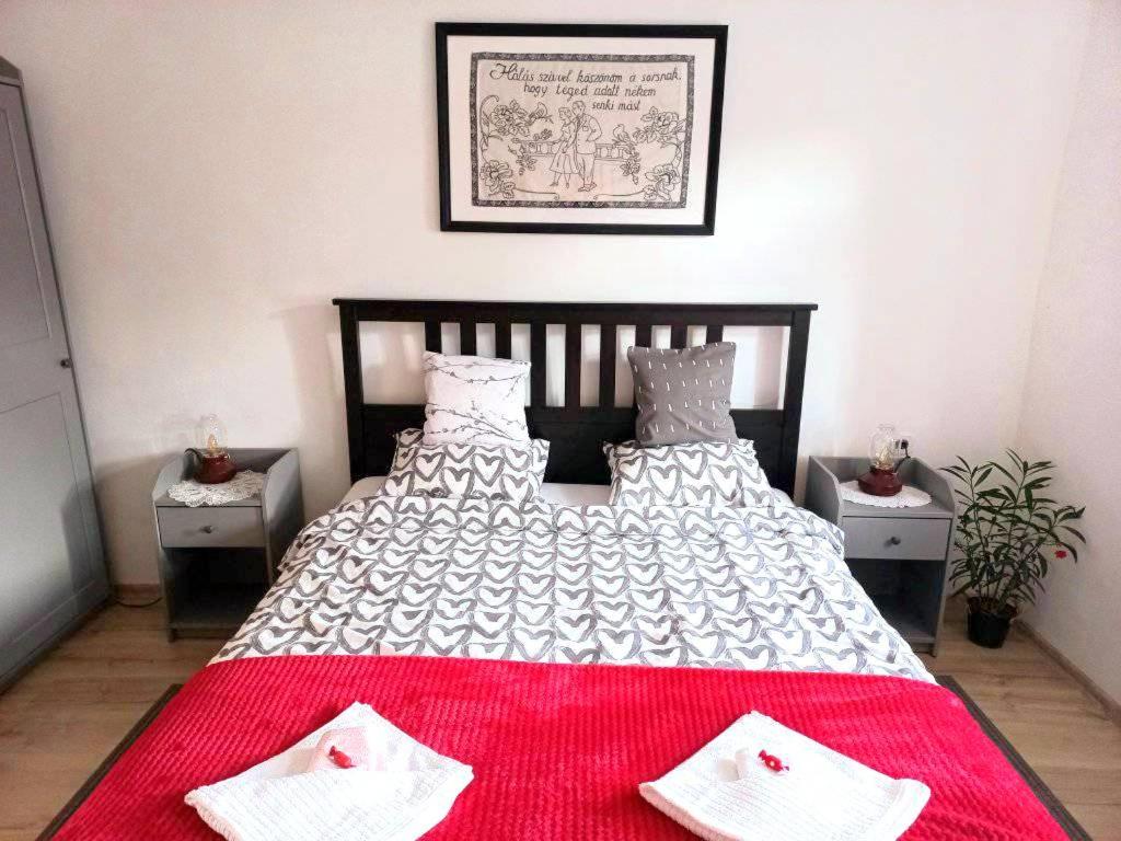 Two-Bedroom House - Photo 27