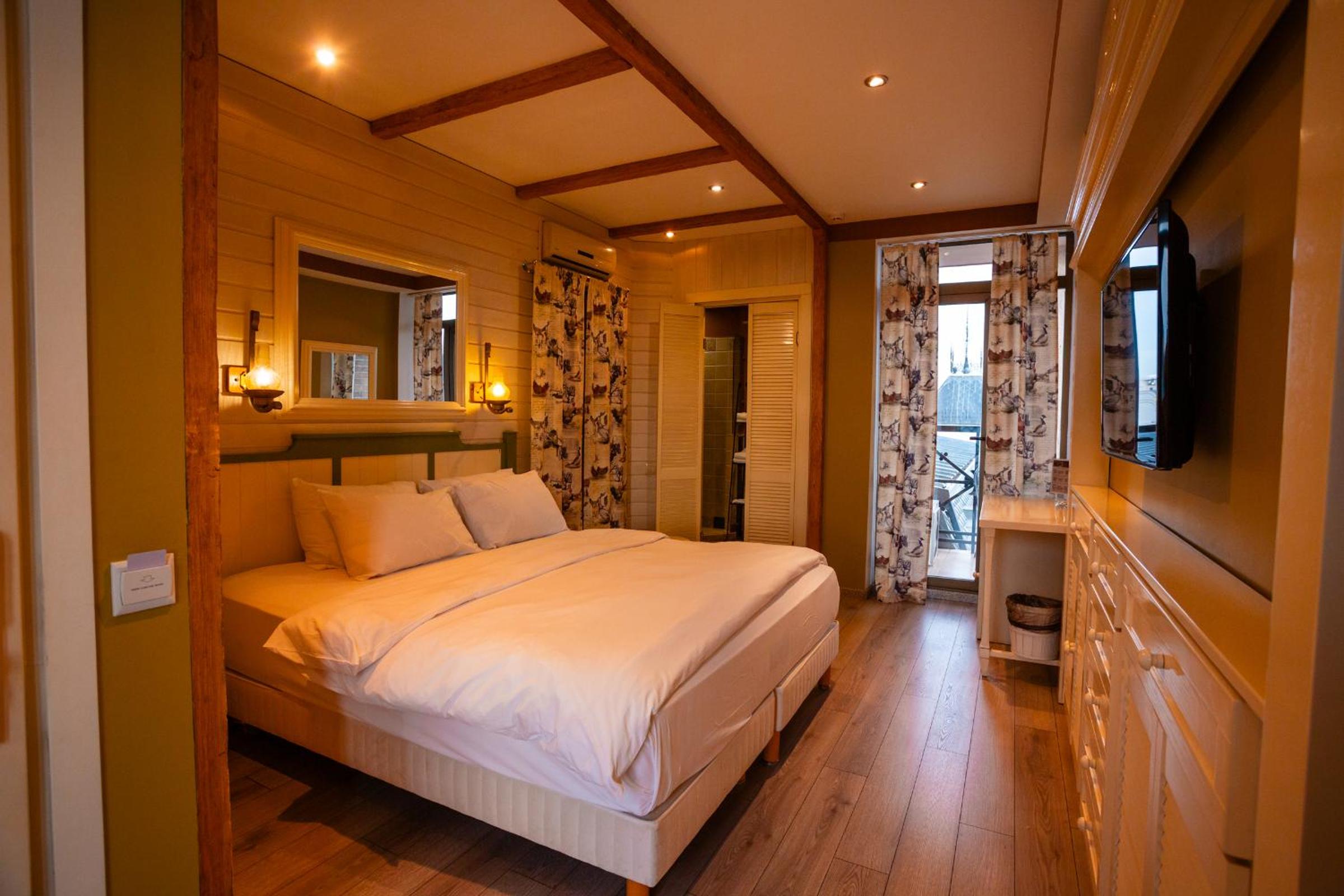 Deluxe Double Room photo 3