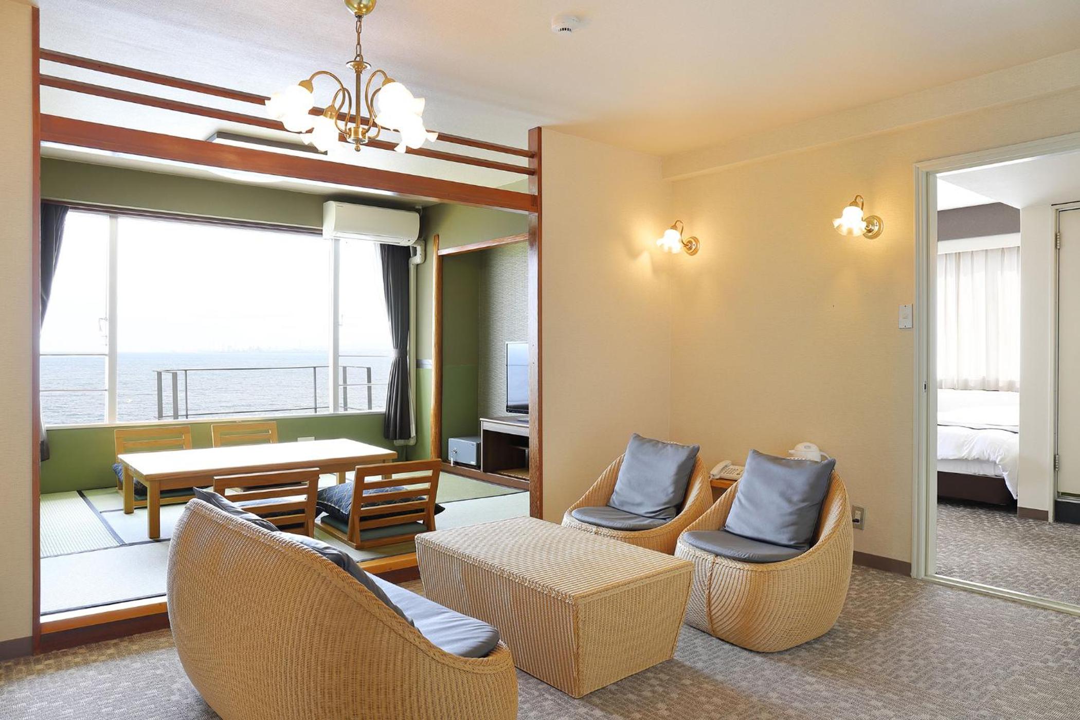 Superior Twin Room with Tatami Area - Non-Smoking