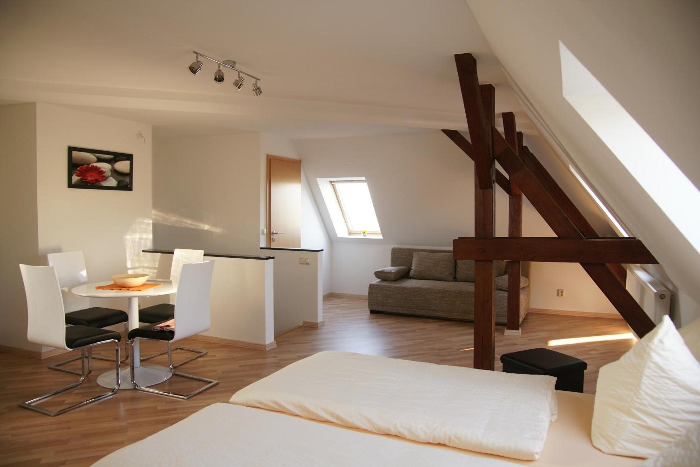 One-Bedroom Apartment photo 1