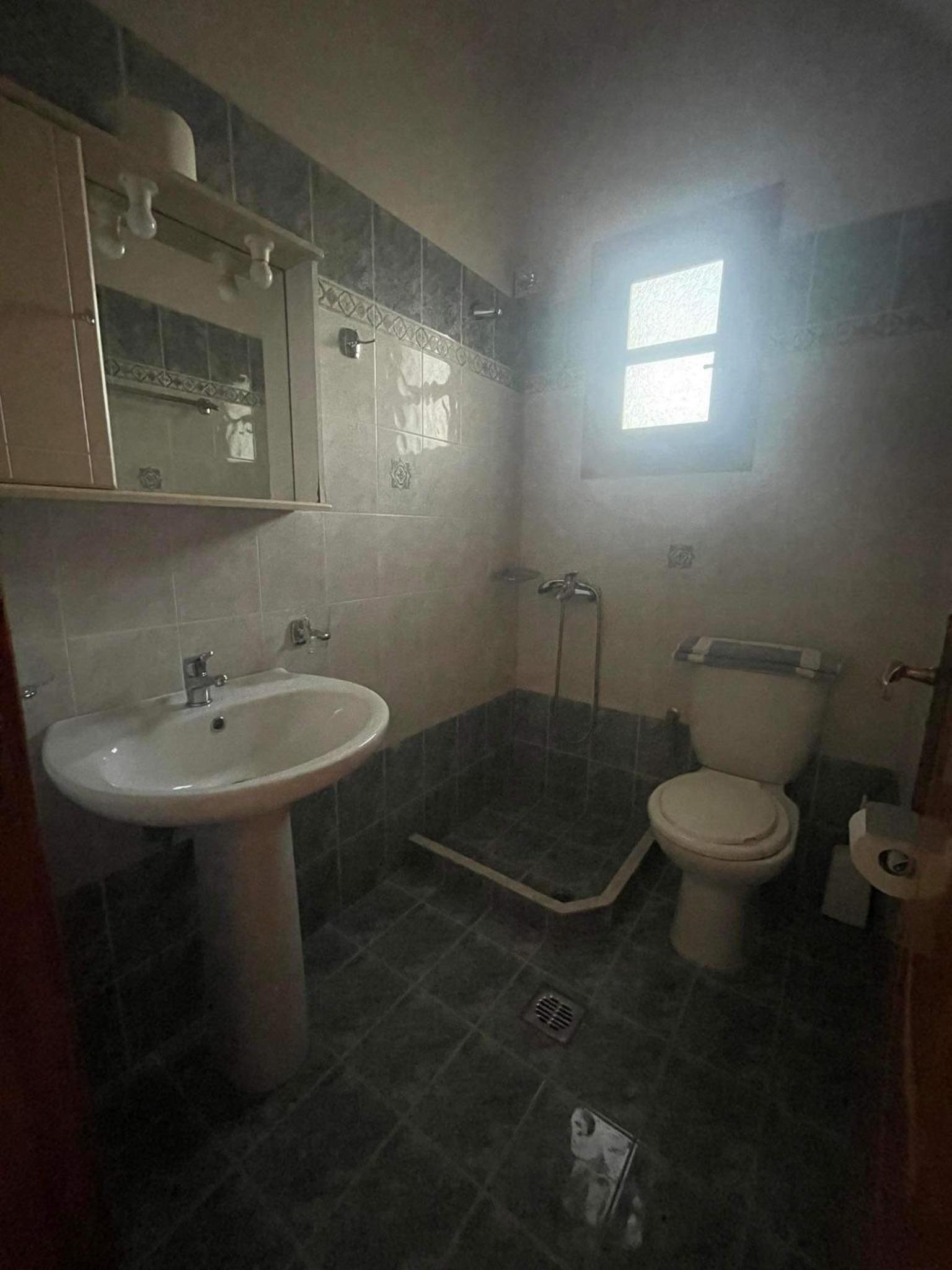 One-Bedroom Apartment (2 - 3 Adults) photo 3