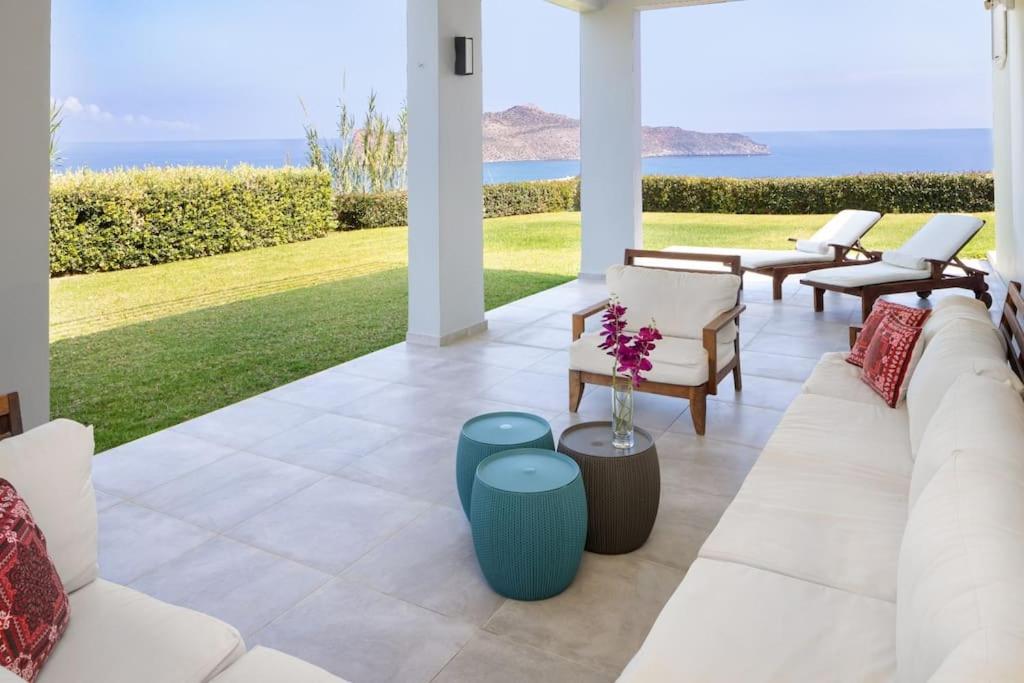 Villa photo 2