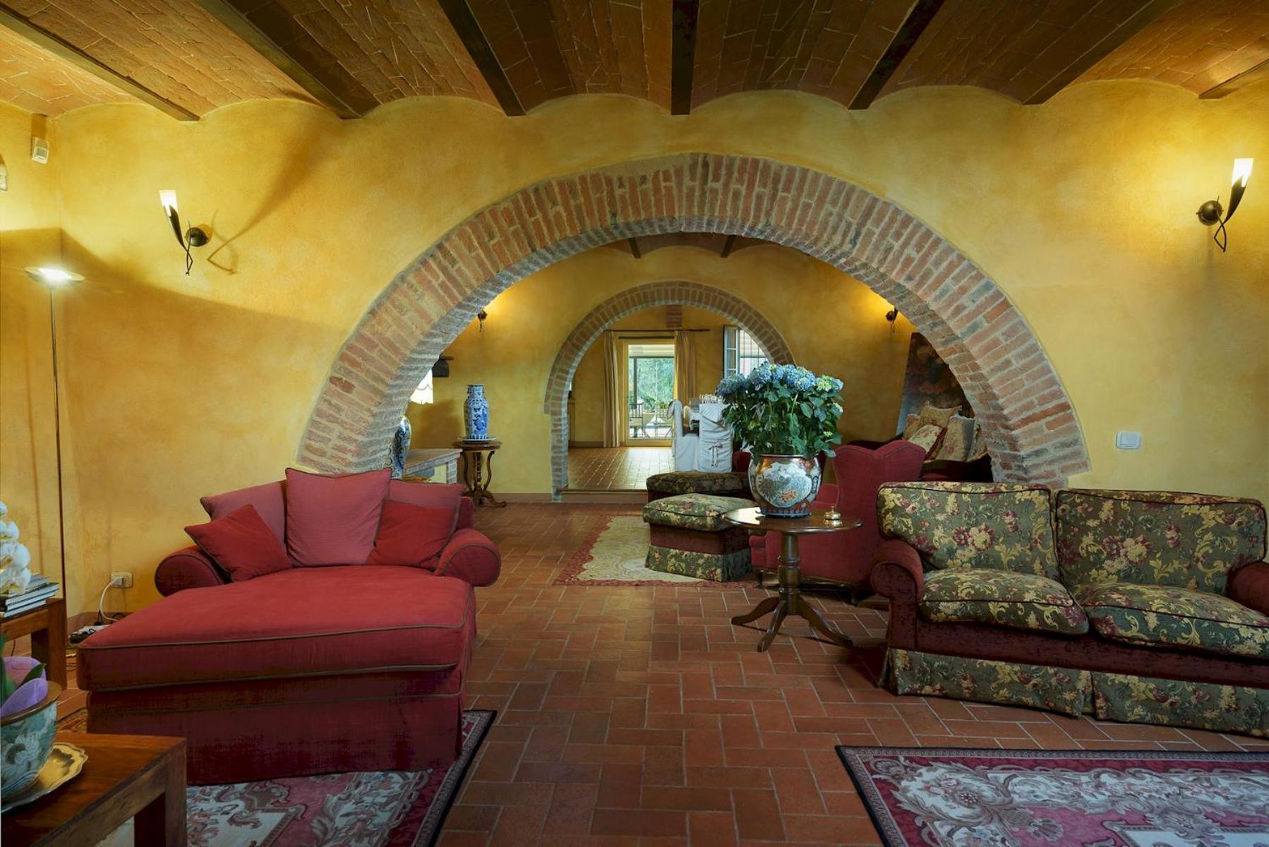 Nine-Bedroom Villa photo 1