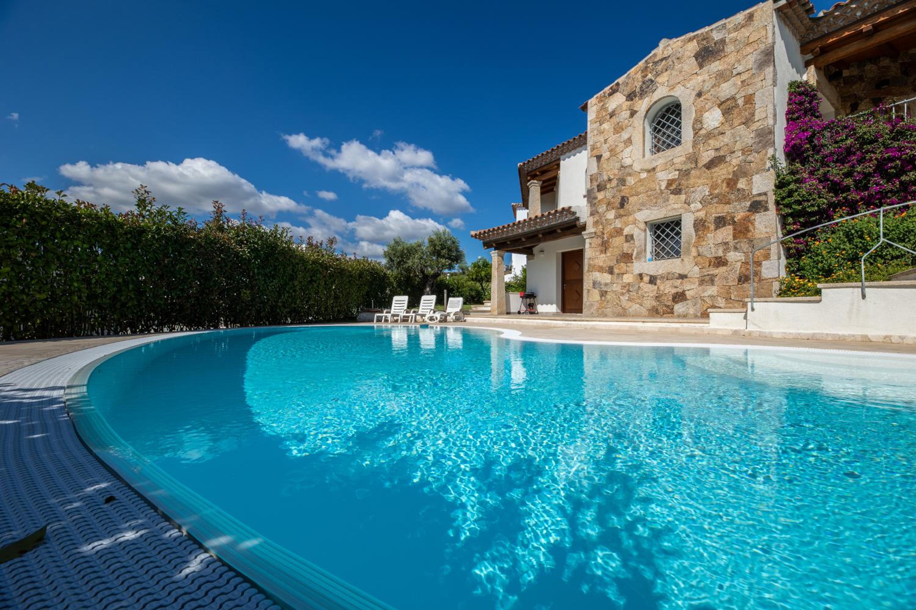 Three-Bedroom Villa photo 3