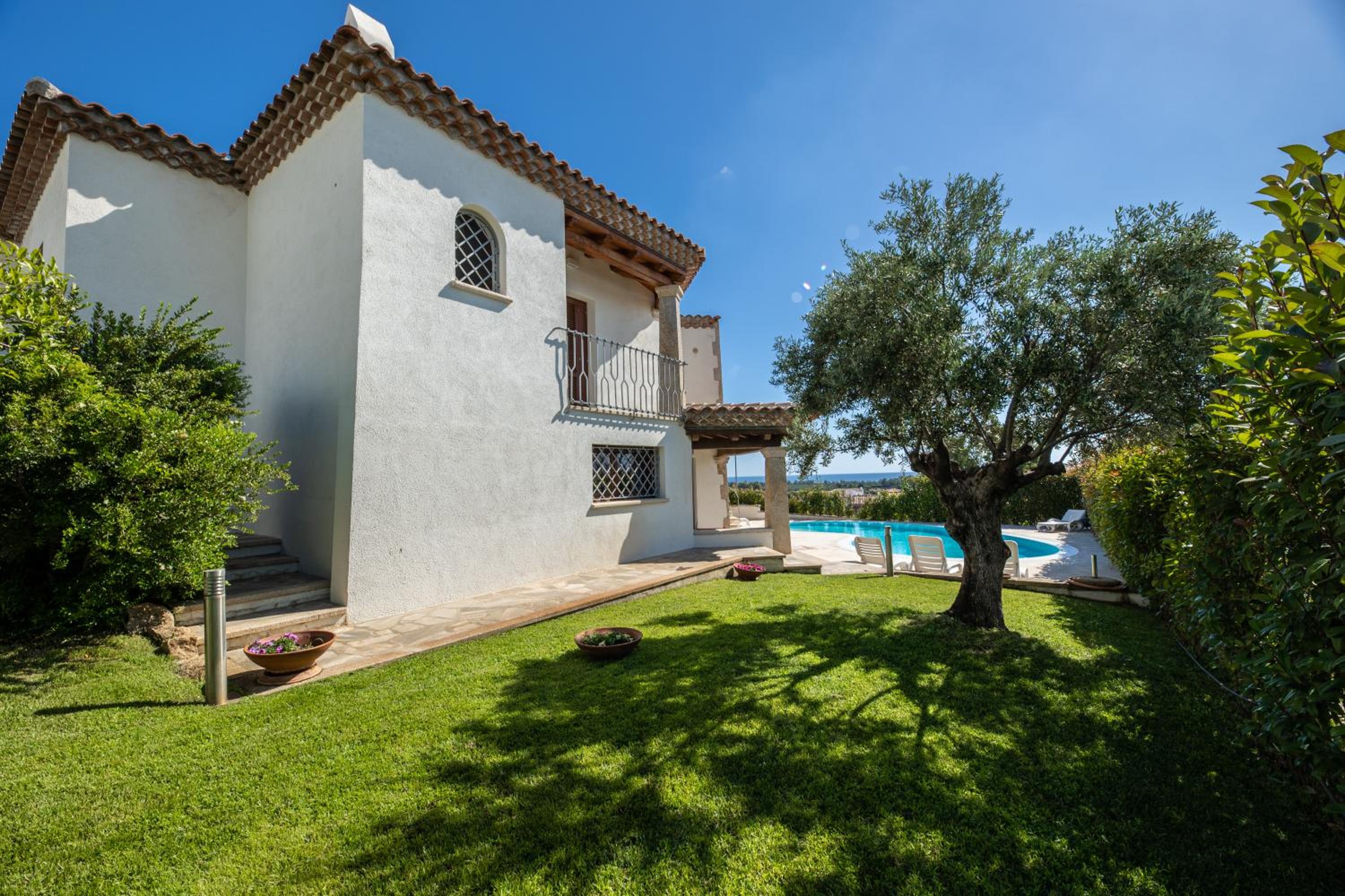 Three-Bedroom Villa photo 2