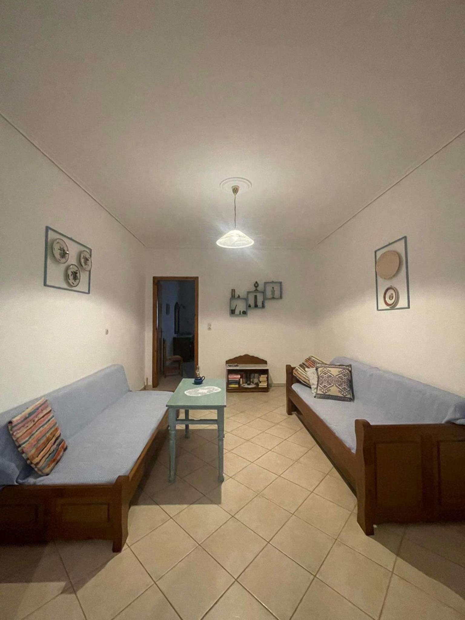 One-Bedroom Apartment (4-5 Adults) photo 3